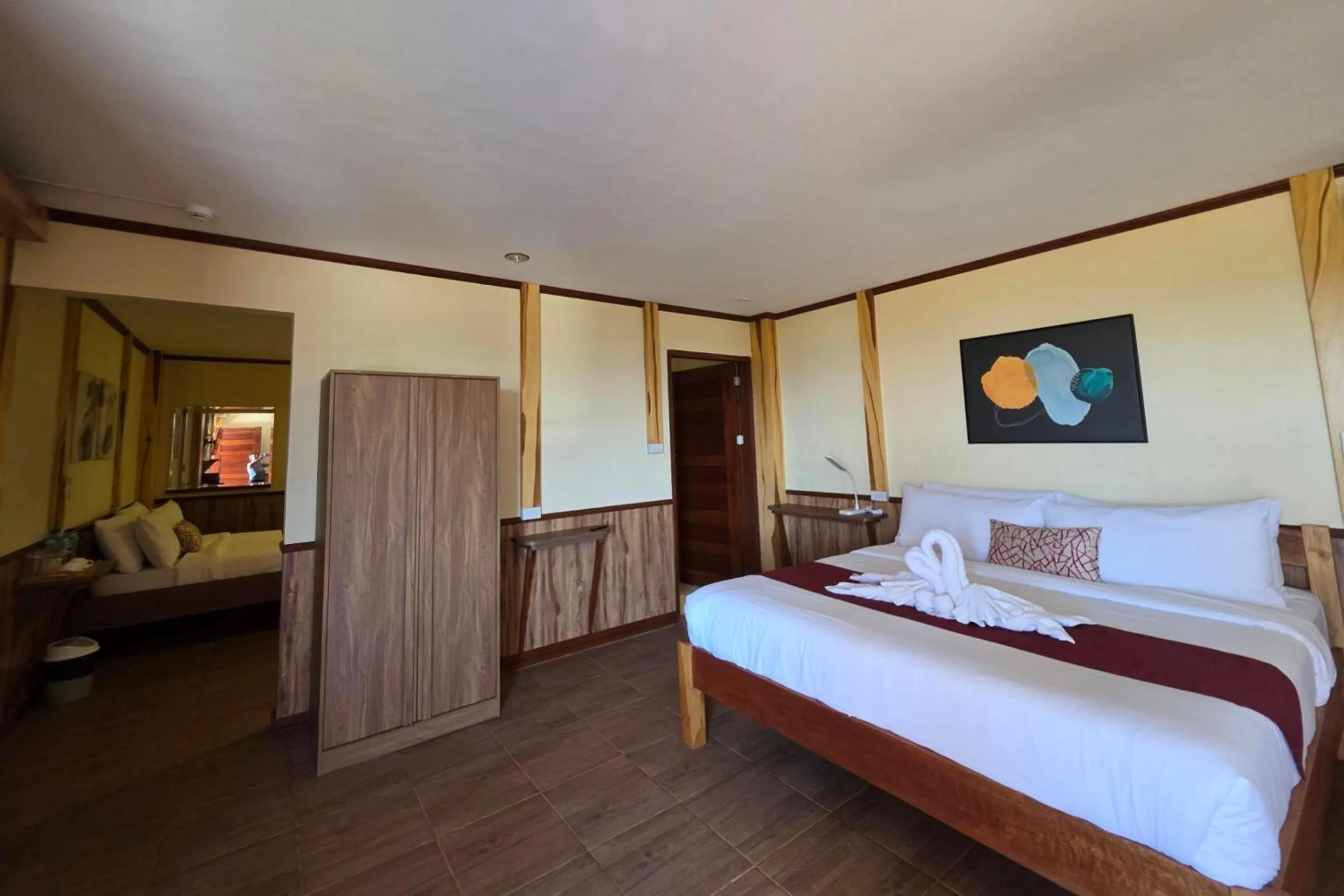 Photo of the whole room, Bed in Verde View Villas