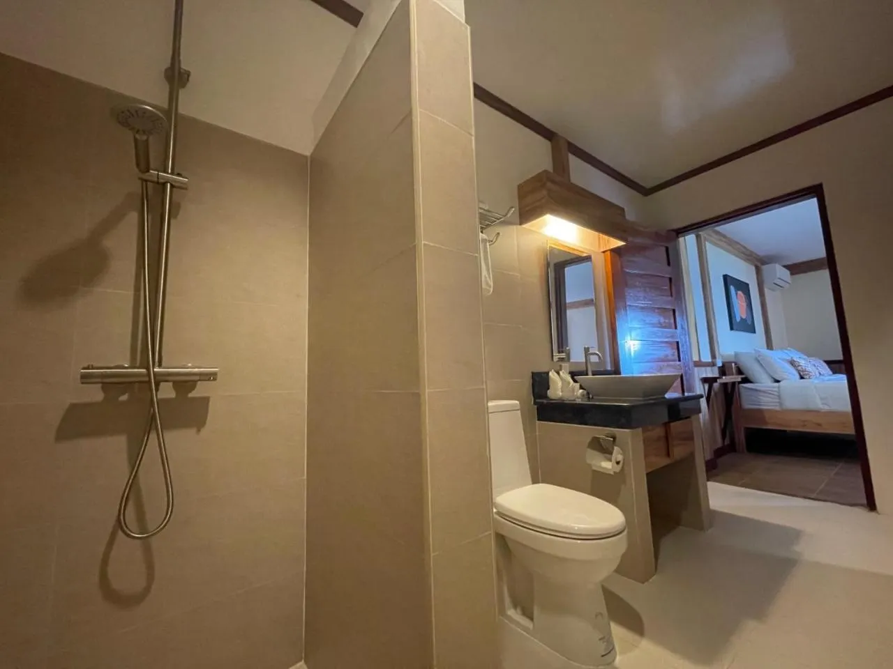Shower, Bed in Verde View Villas