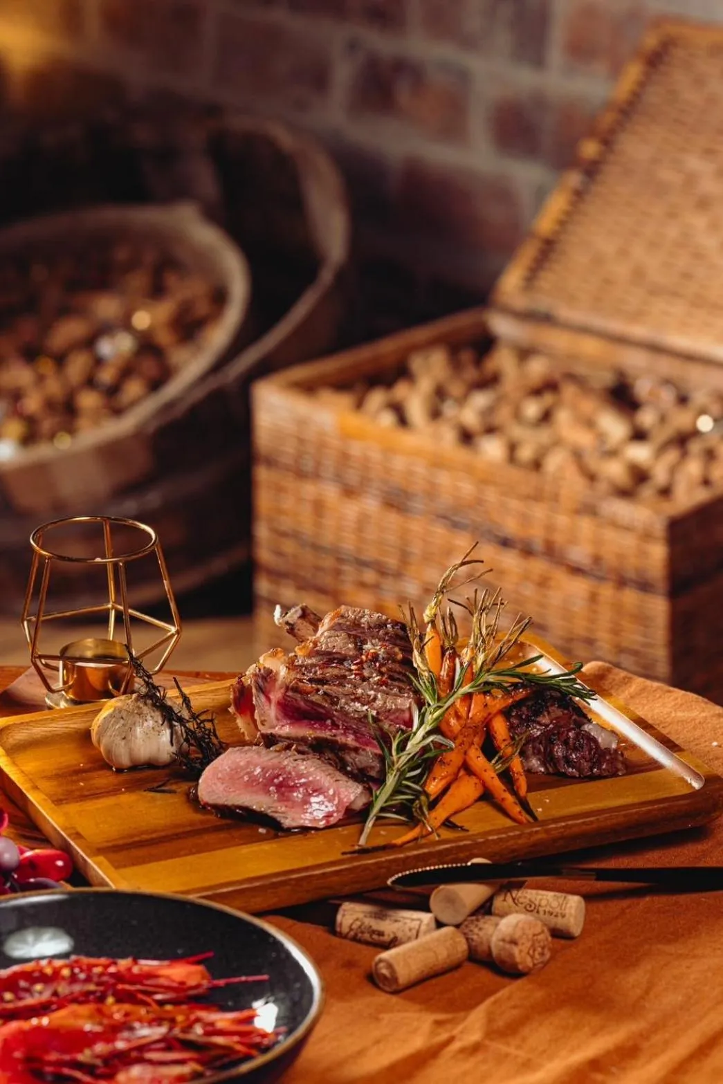 Food and drinks in Issara Boutique Winery Hotel