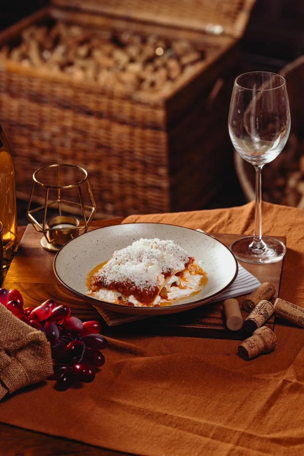 Food and drinks in Issara Boutique Winery Hotel