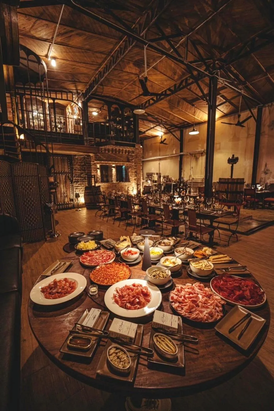 Restaurant/places to eat in Issara Boutique Winery Hotel