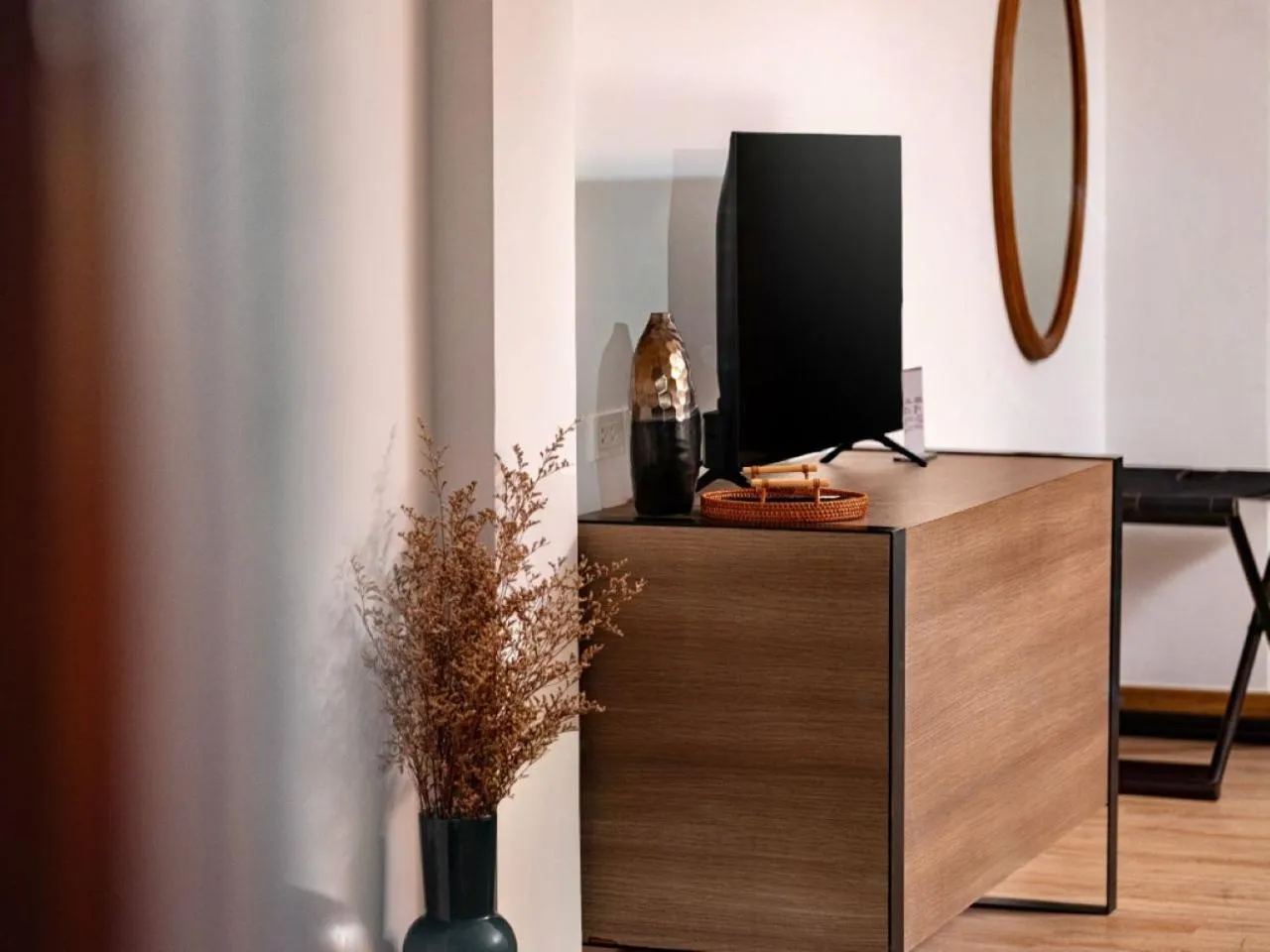 TV and multimedia in Issara Boutique Winery Hotel