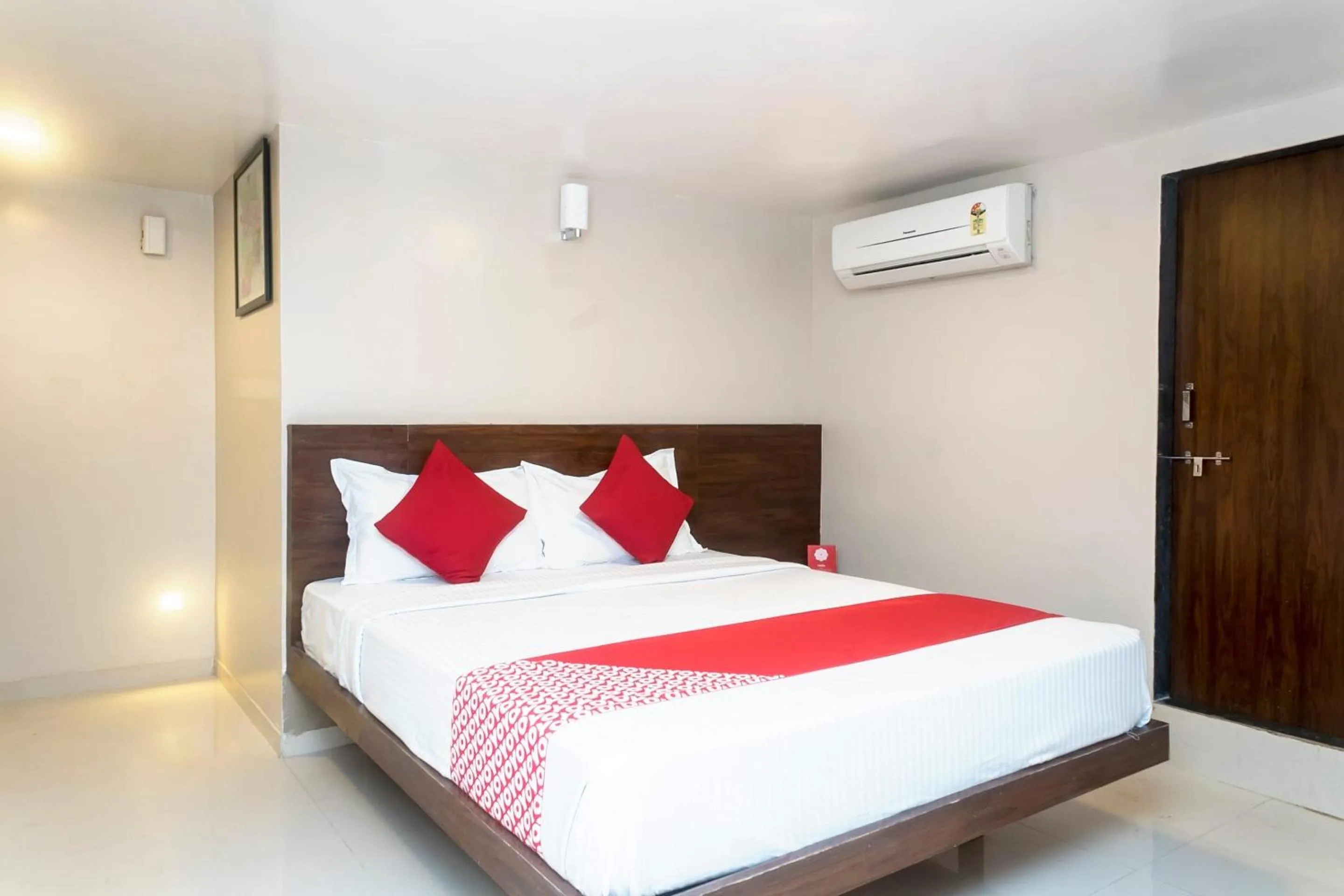 Bedroom in Hotel O Grand Pune
