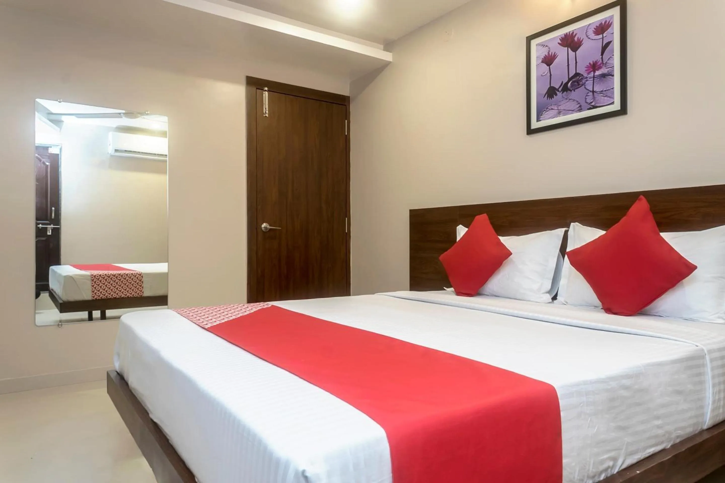 Bathroom in Hotel O Grand Pune