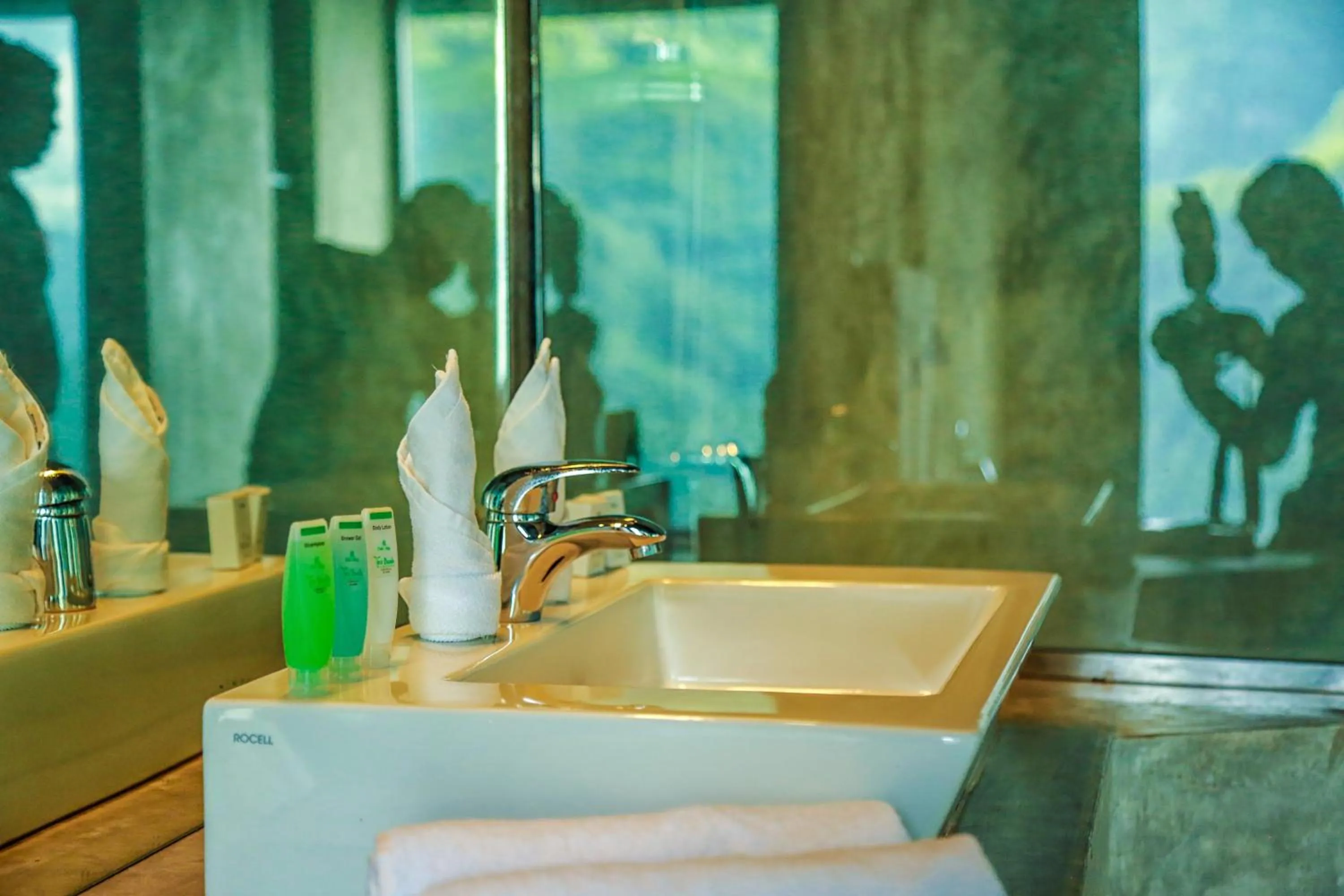 Bathroom in Oak Ray Tea Bush