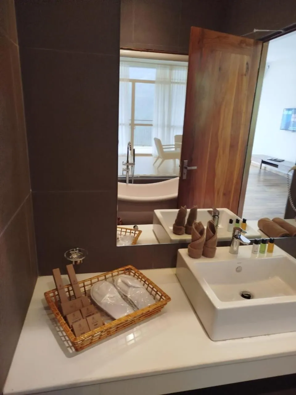 Bedroom, Bed in Oak Ray Tea Bush