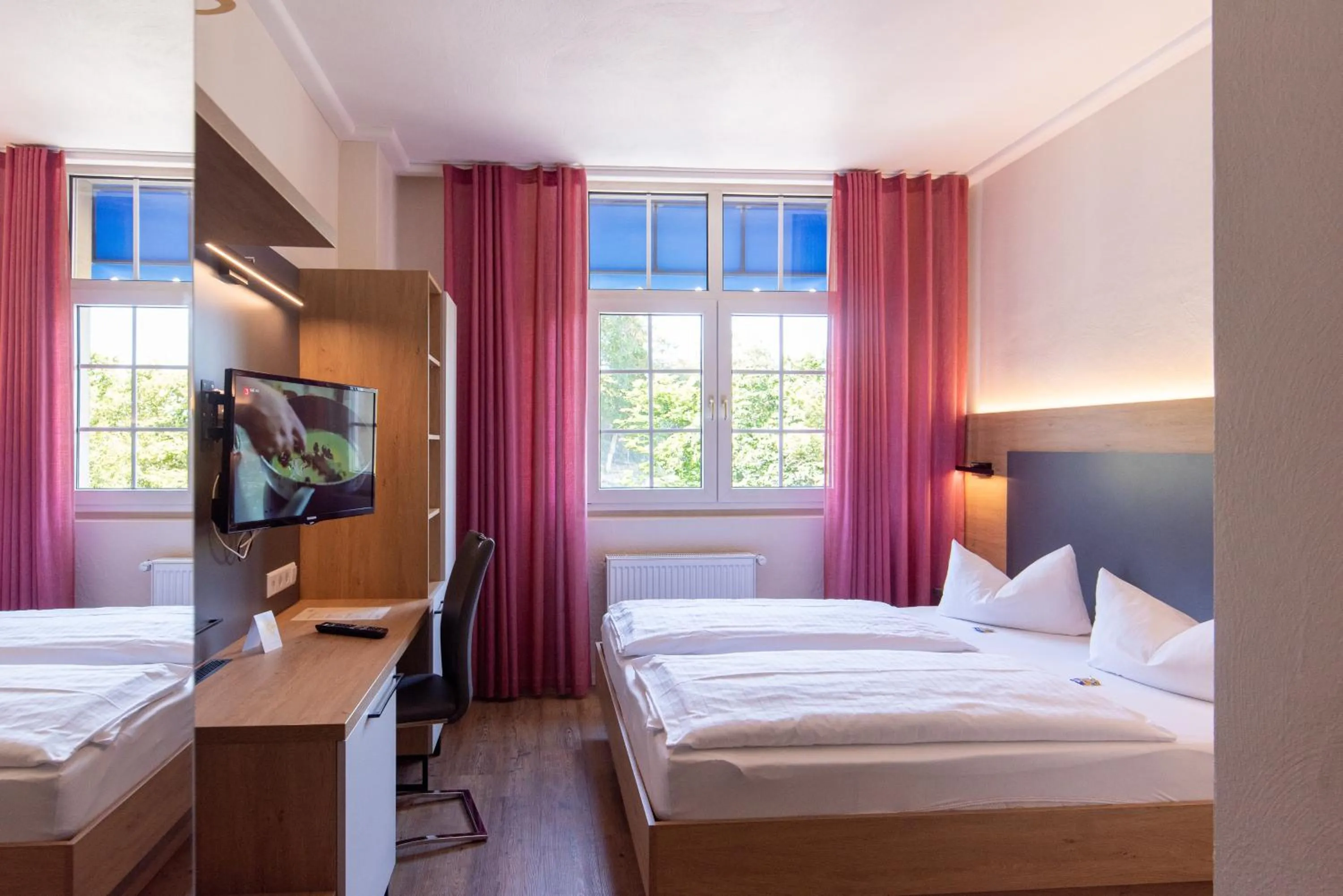 Photo of the whole room, Bed in Hotel Avisa