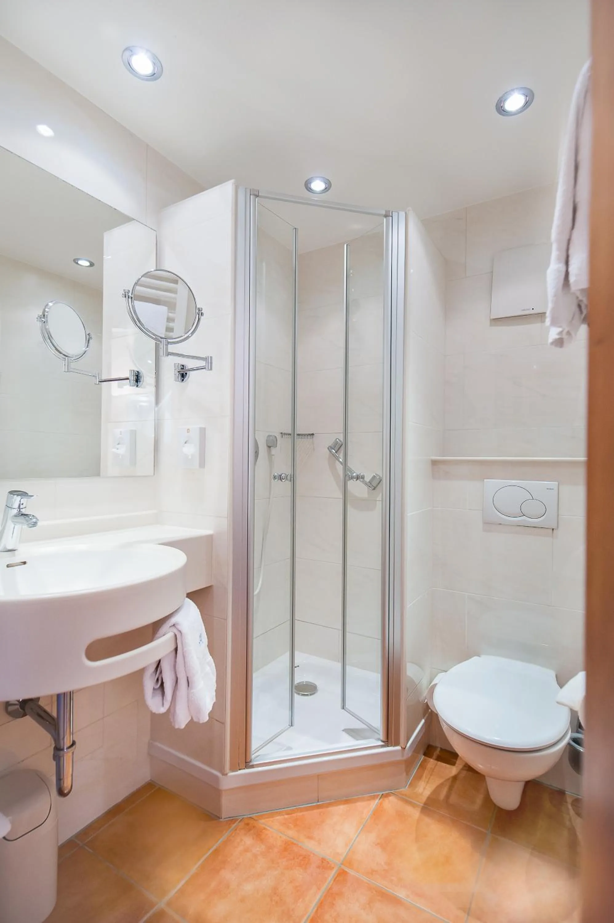 Bathroom in Hotel Avisa