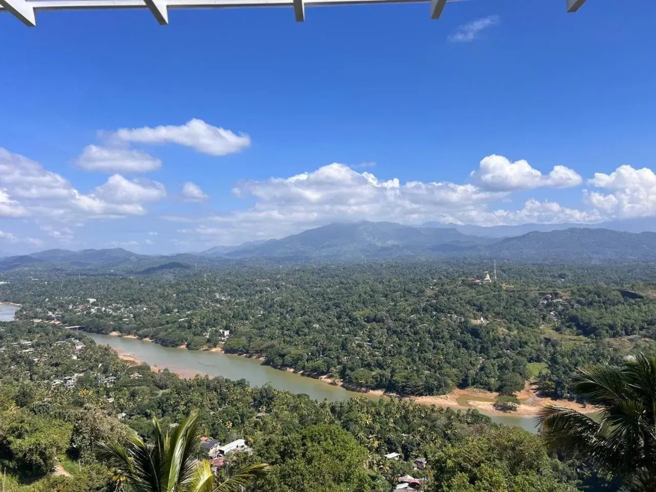 Deluxe Twin Room - single occupancy in RedHill Kandy Deluxe Twin Room - single occupancy in RedHill Kandy