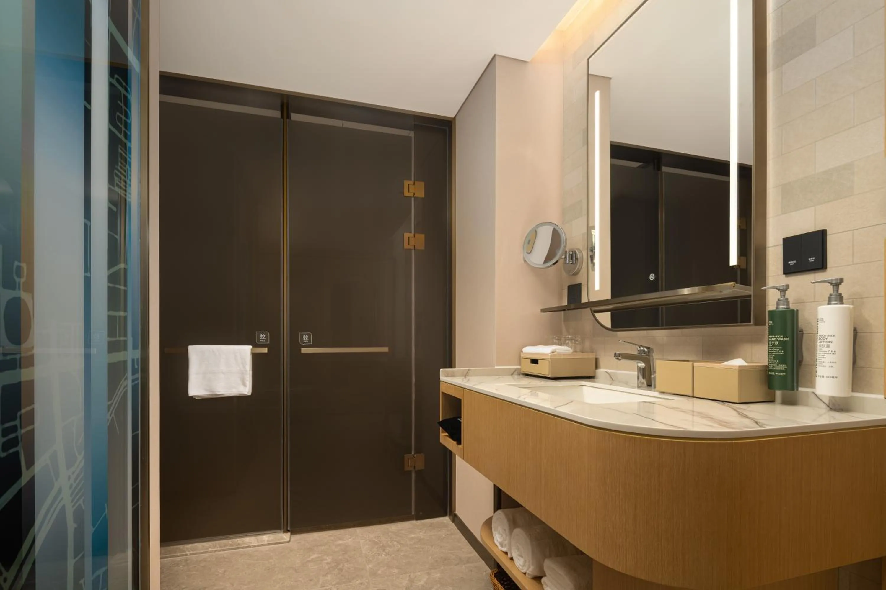 Shower in Hilton Garden Inn Shaoxing Lu Xun Native Place