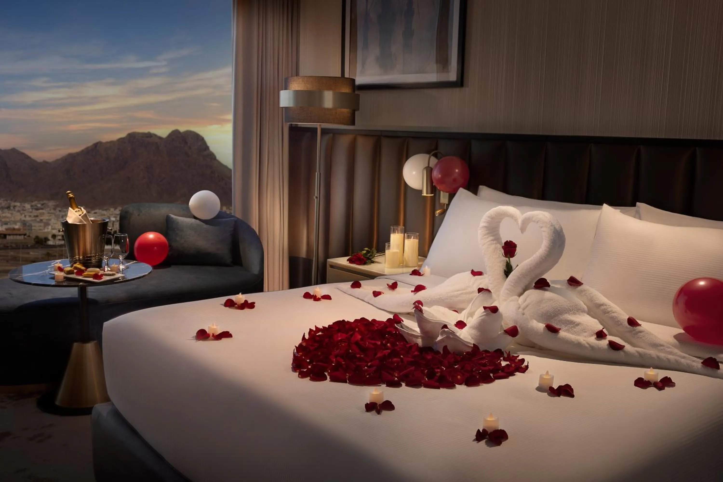 Property building, Bed in DoubleTree by Hilton Madinah Gate