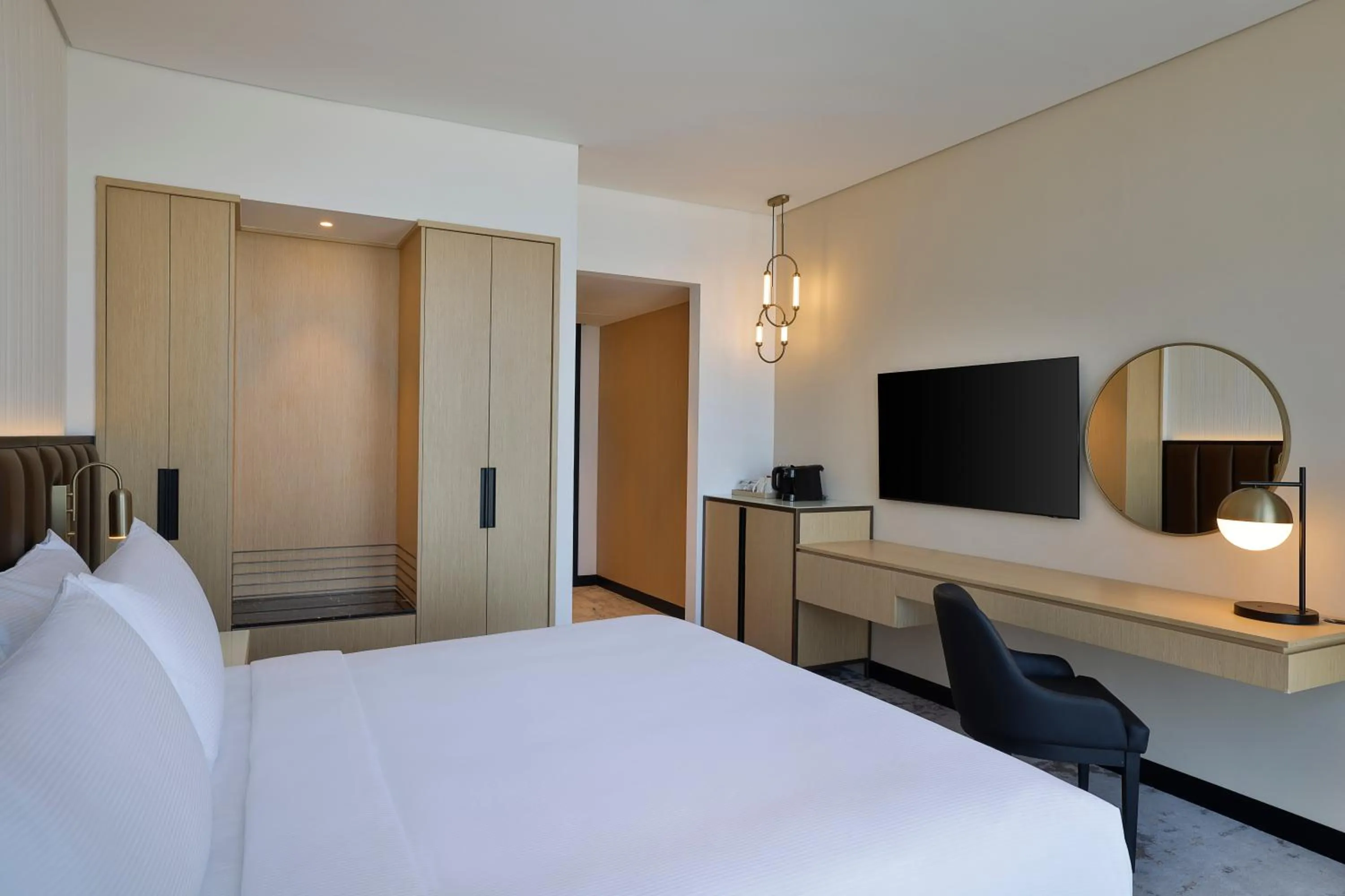 Photo of the whole room, Bed in DoubleTree by Hilton Madinah Gate