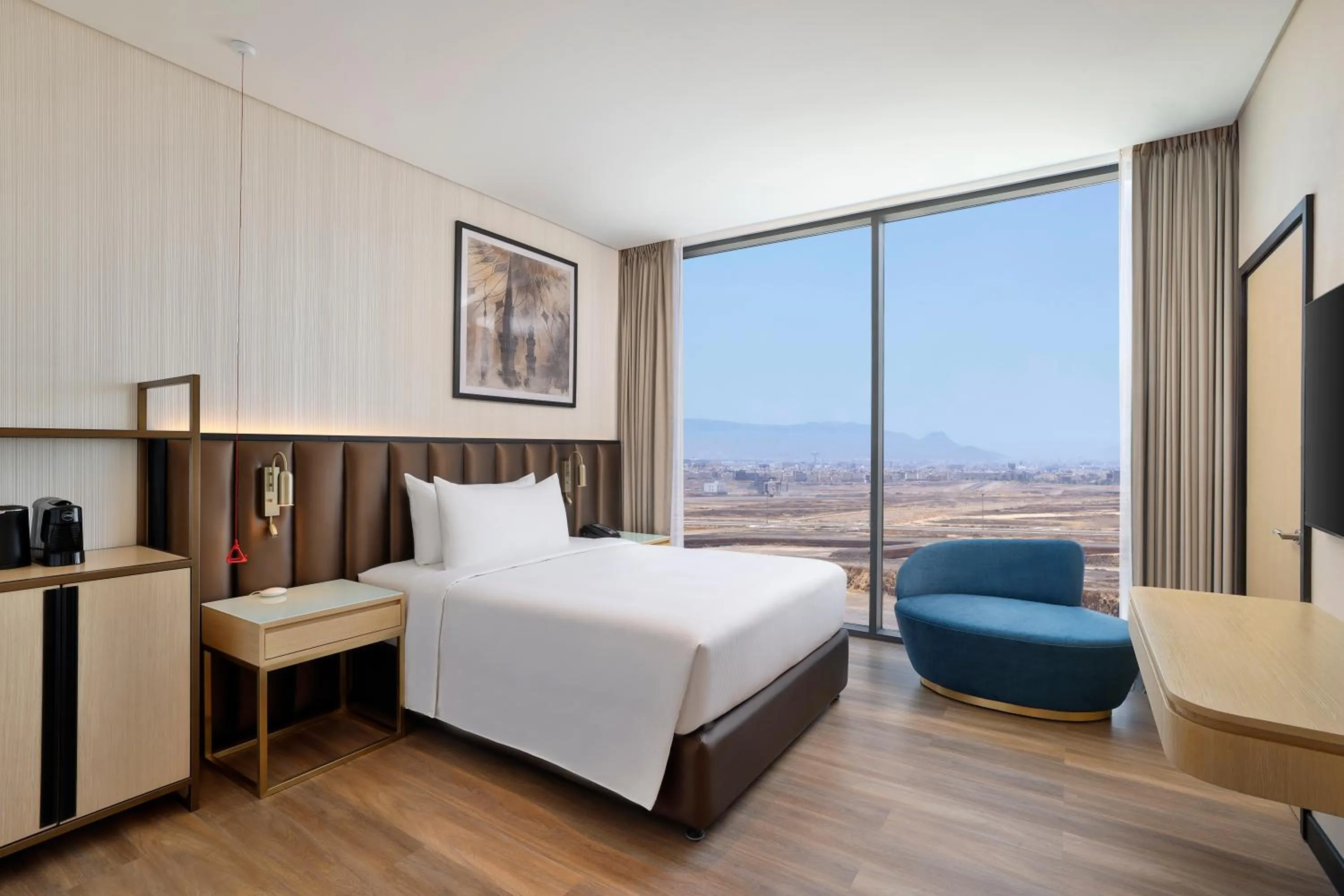 Bedroom, Bed in DoubleTree by Hilton Madinah Gate