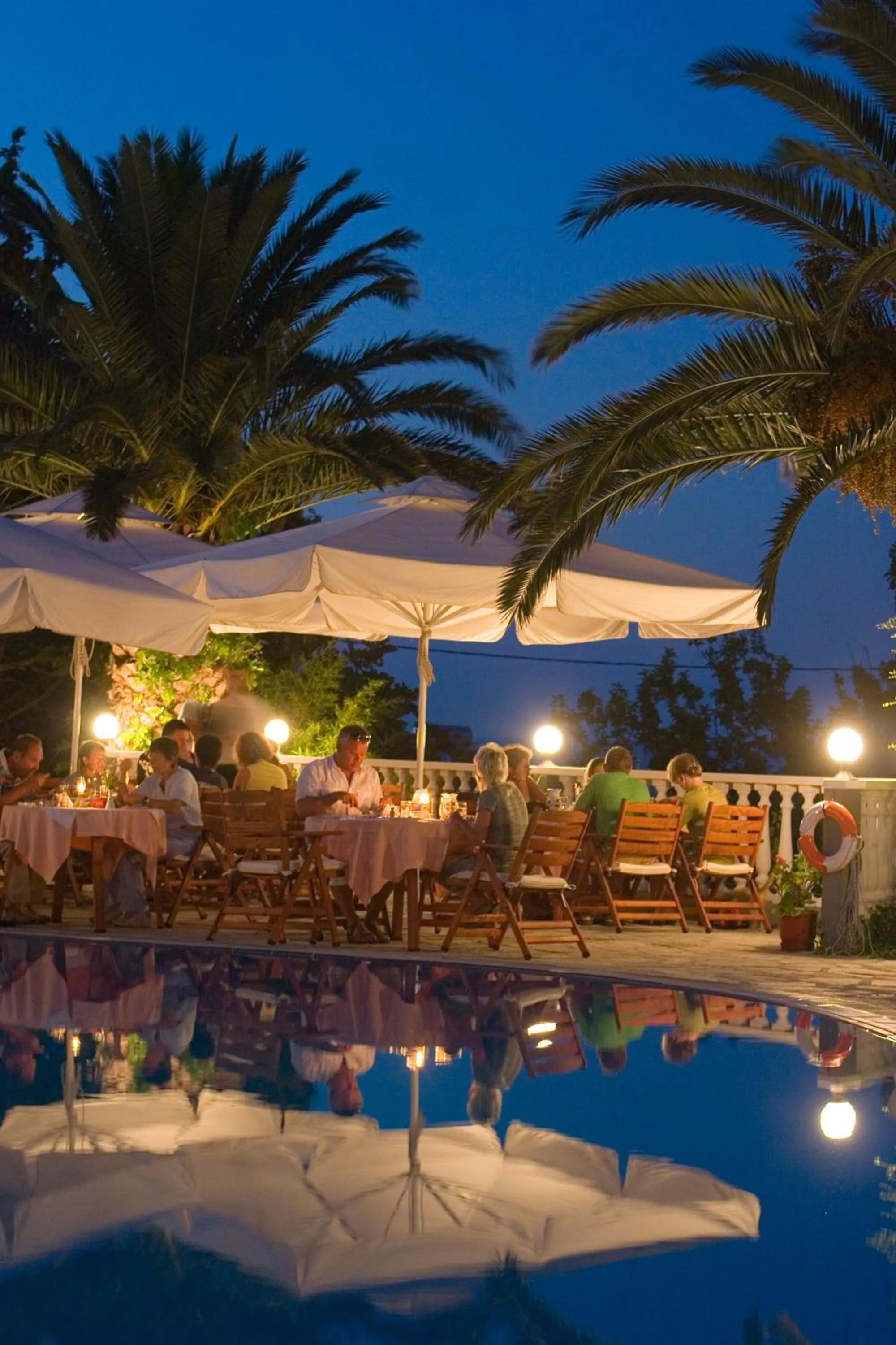 Restaurant/places to eat in Hotel Dionyssos