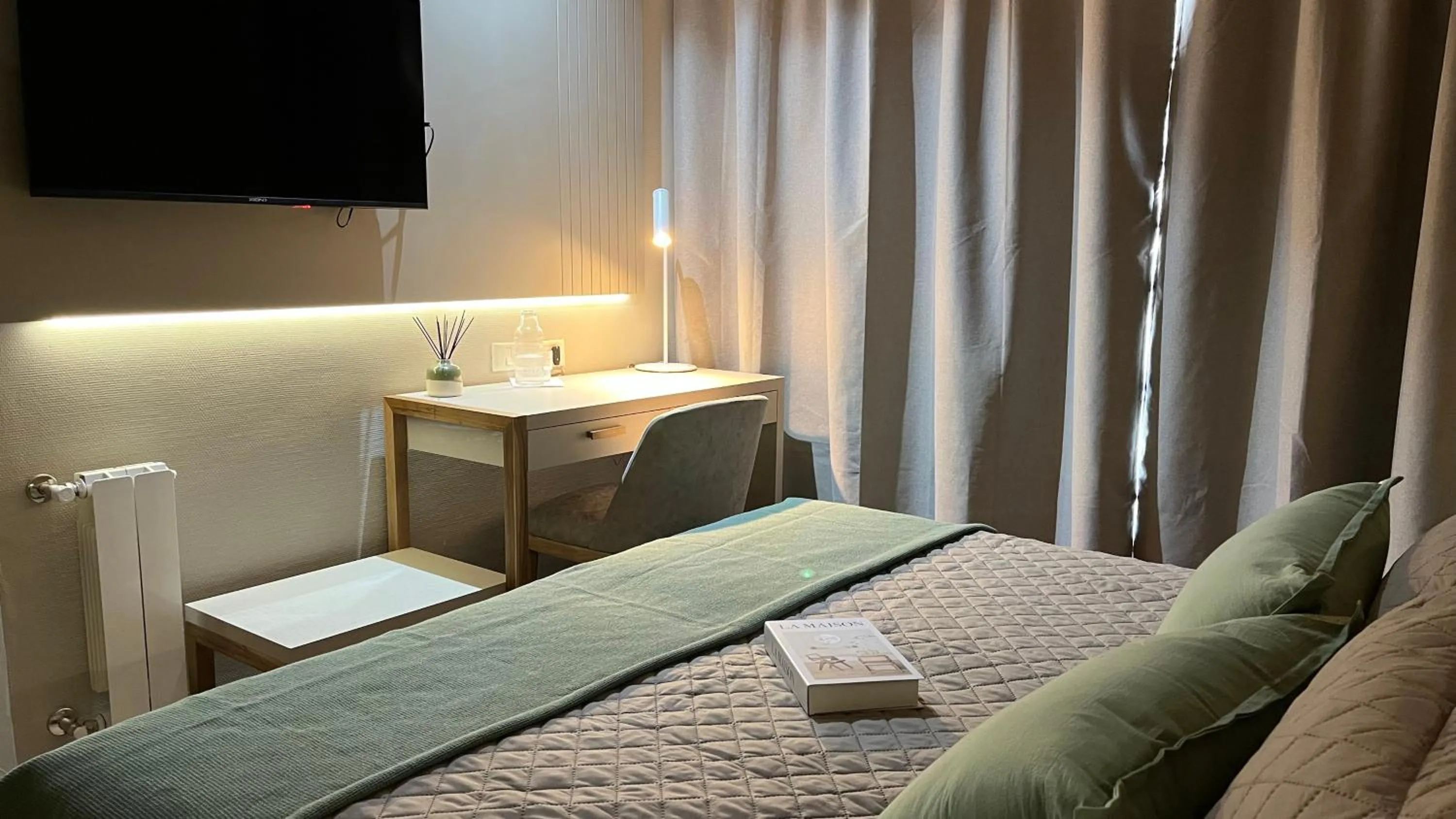 Bed in Empire Hotel Buenos Aires by HS