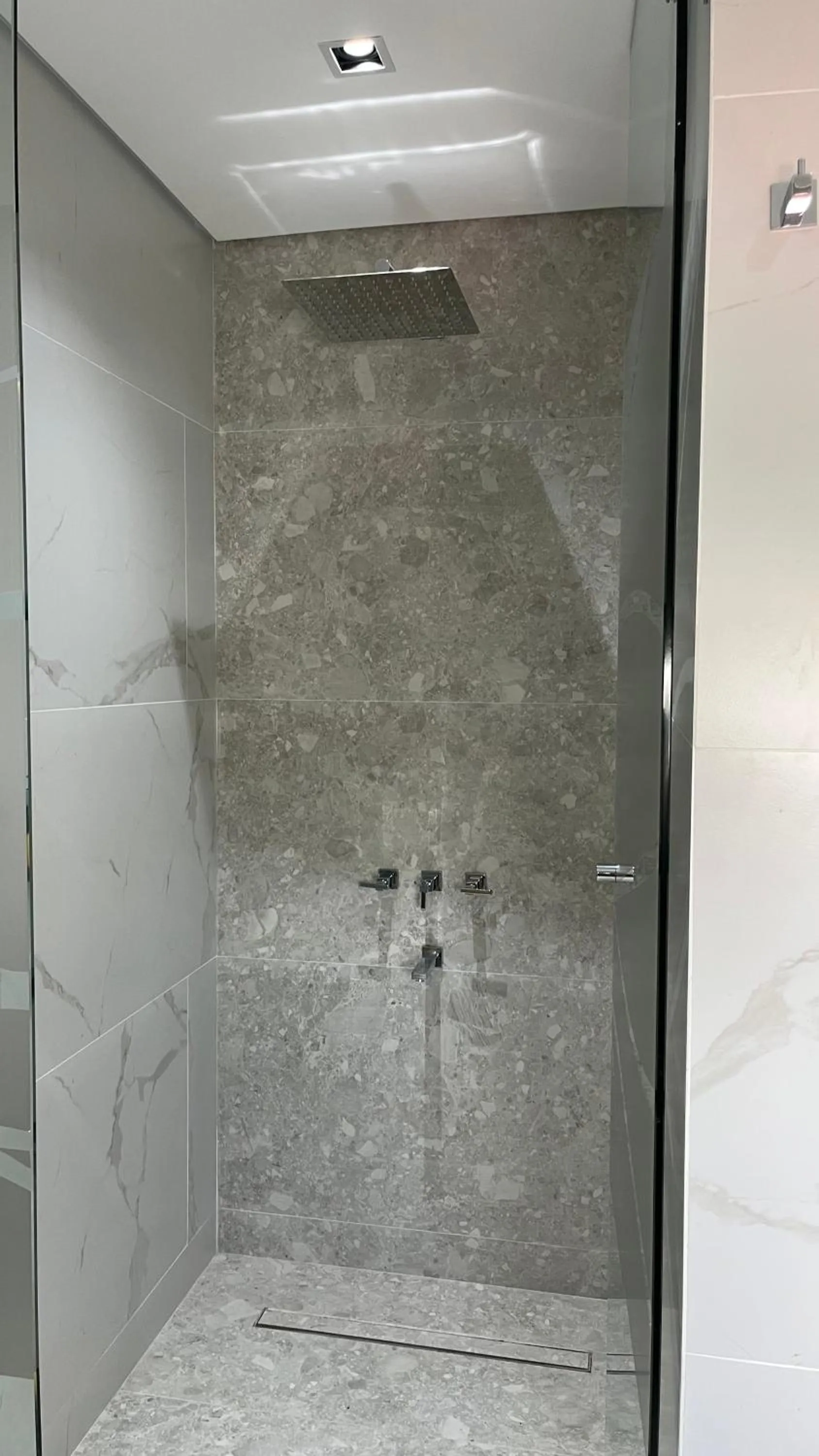 Shower in Empire Hotel Buenos Aires by HS