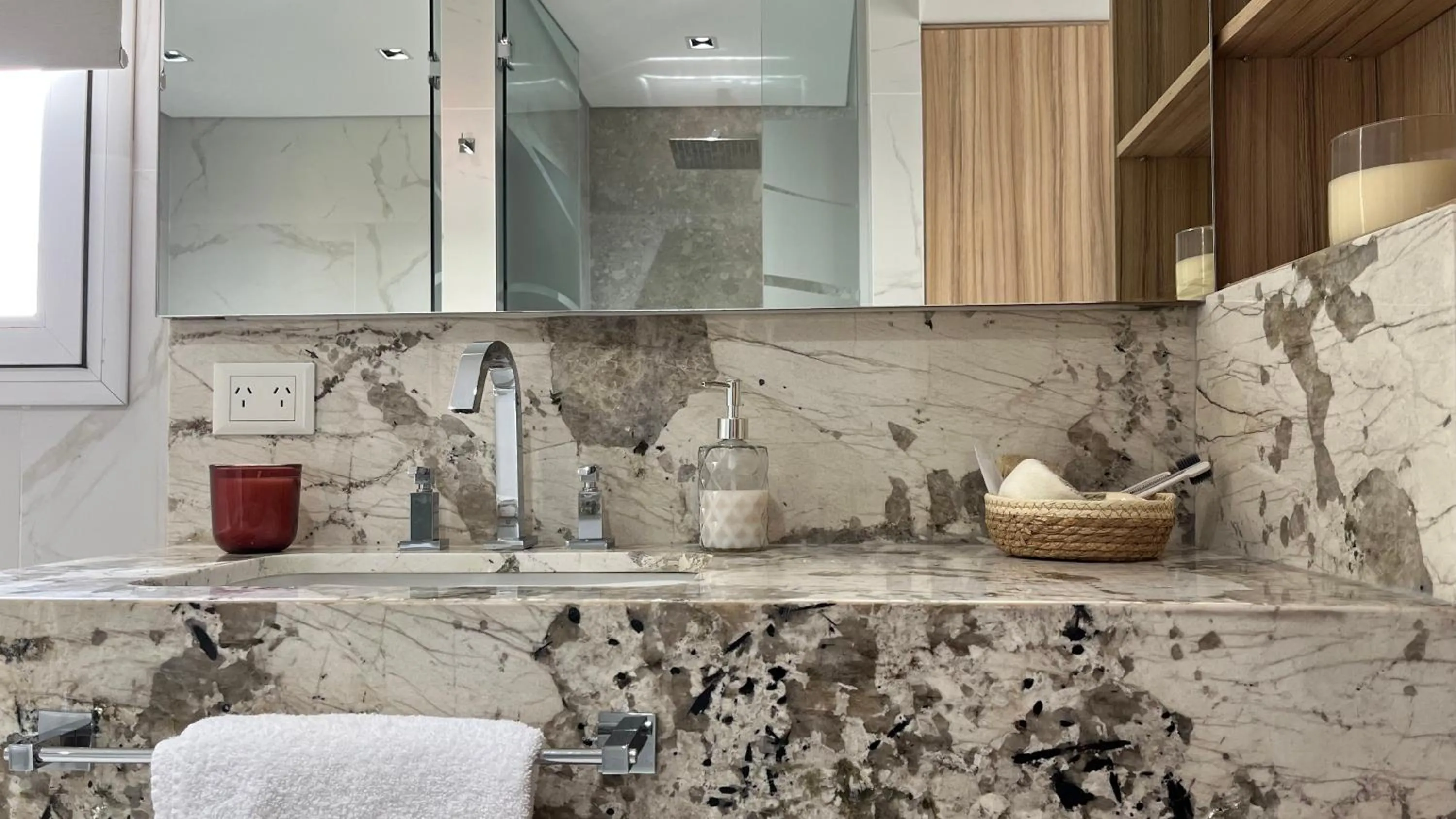 Bathroom in Empire Hotel Buenos Aires by HS