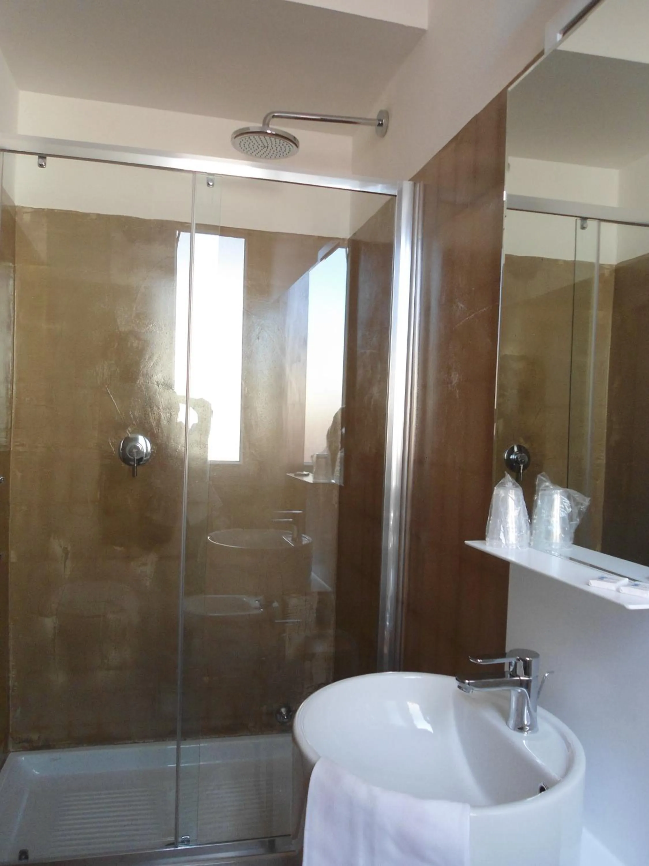 Shower in Hotel Piccola Firenze