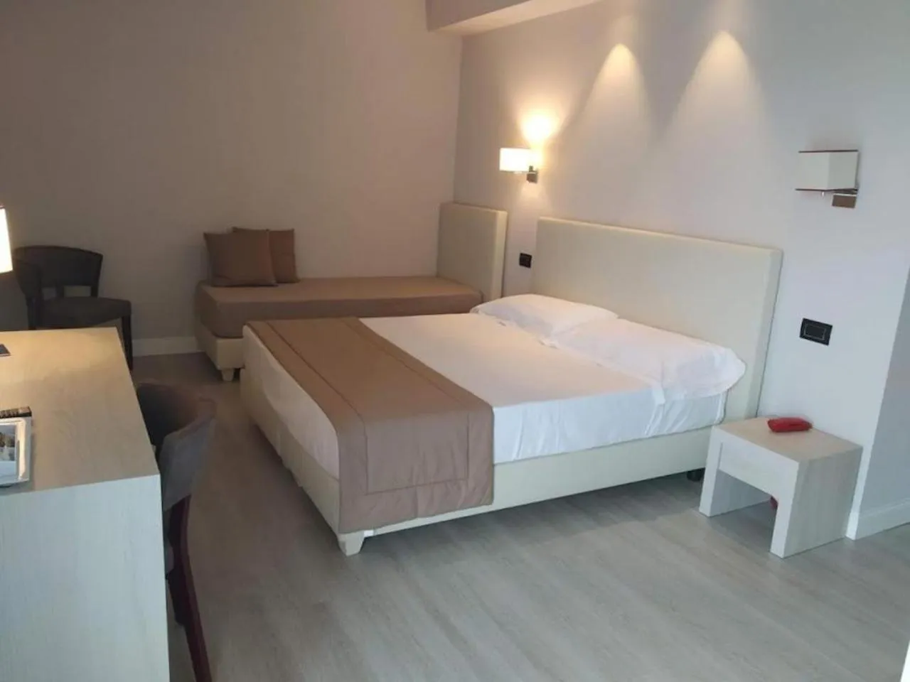 View (from property/room), Bed in Hotel Villa Barsanti