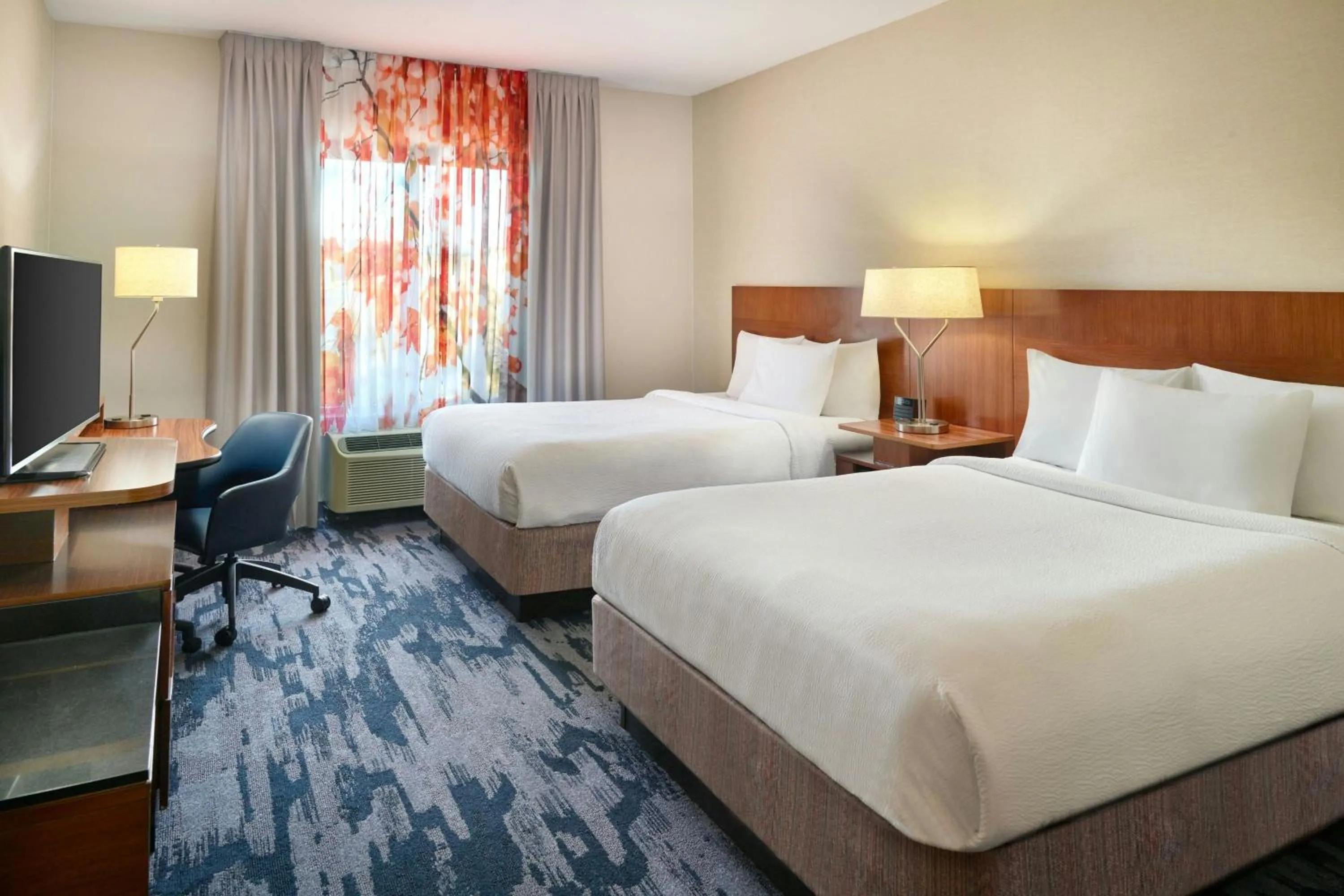 Photo of the whole room, Bed in Fairfield Inn & Suites by Marriott Jackson