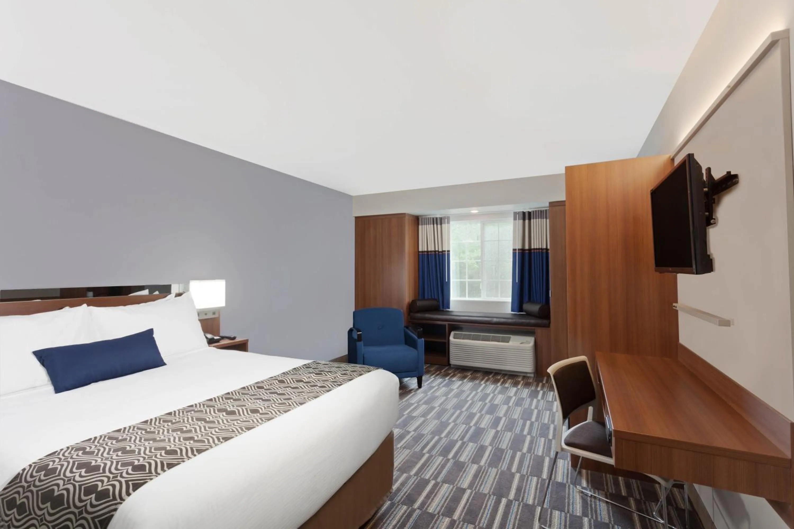 Bed in Microtel Inn & Suites Windham