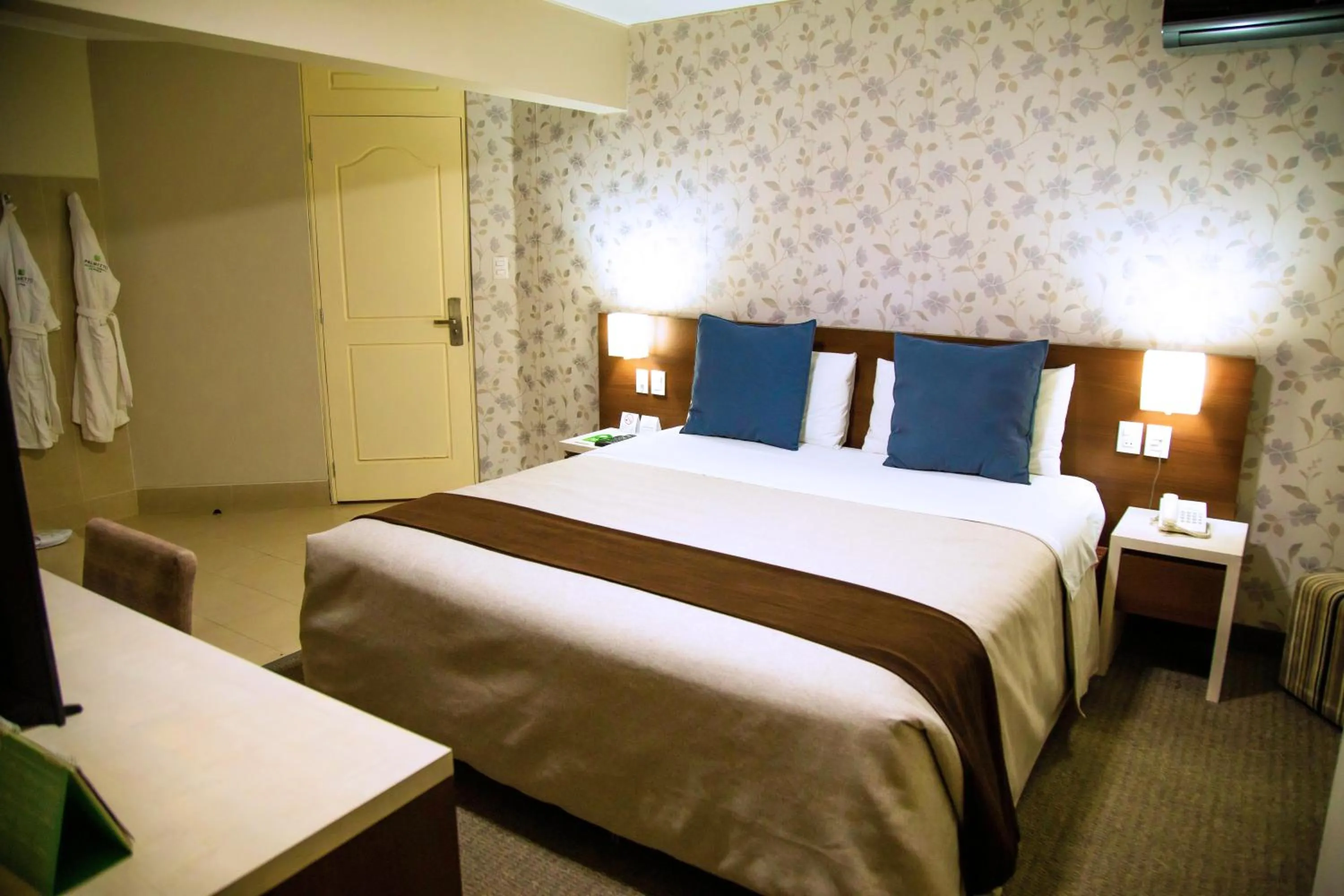 Bedroom, Bed in Palmetto Hotel Business La Perla