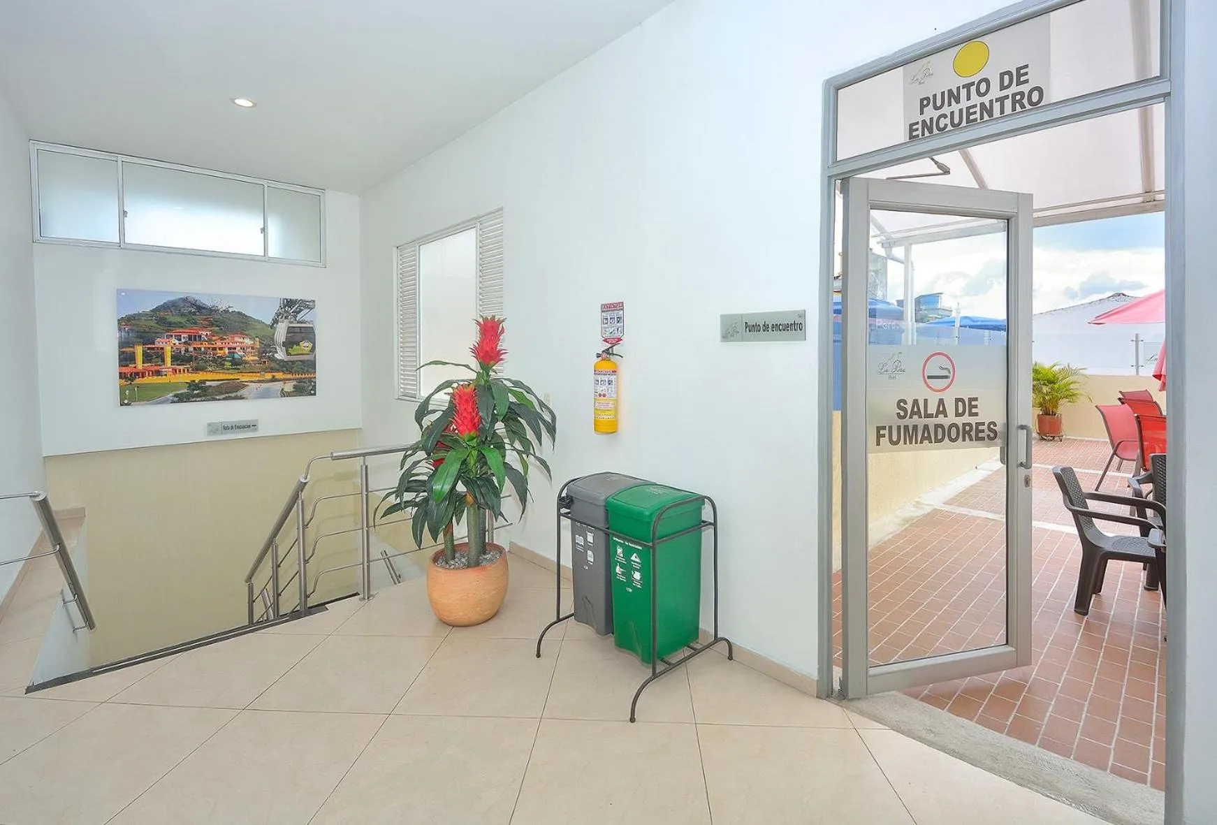 Patio in La Pera Hotel