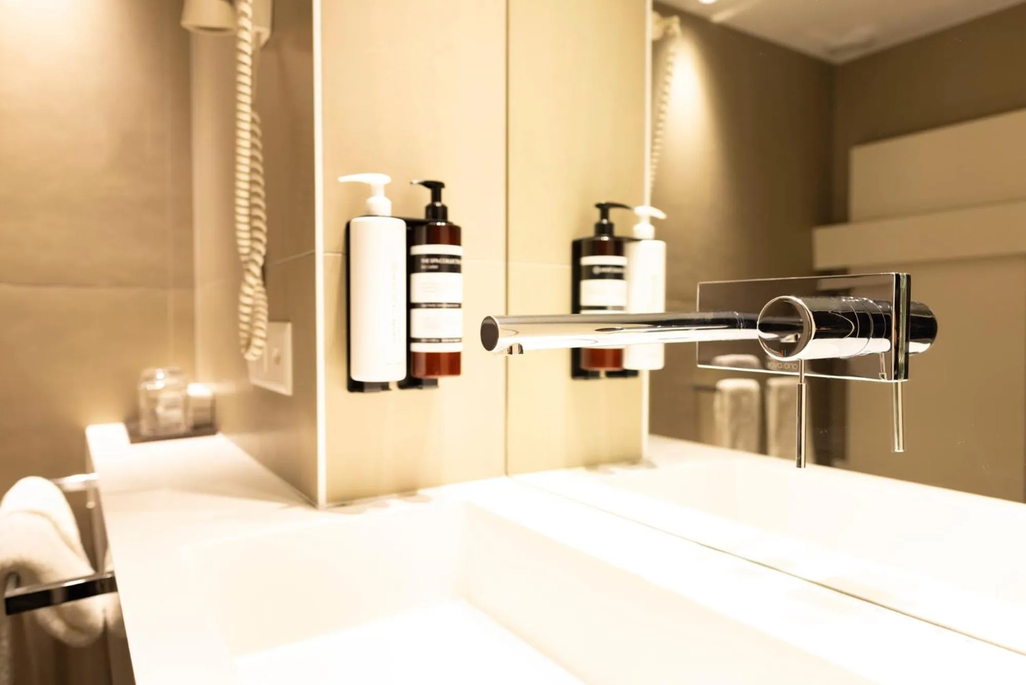 Bathroom, Bed in San Carlo Suite