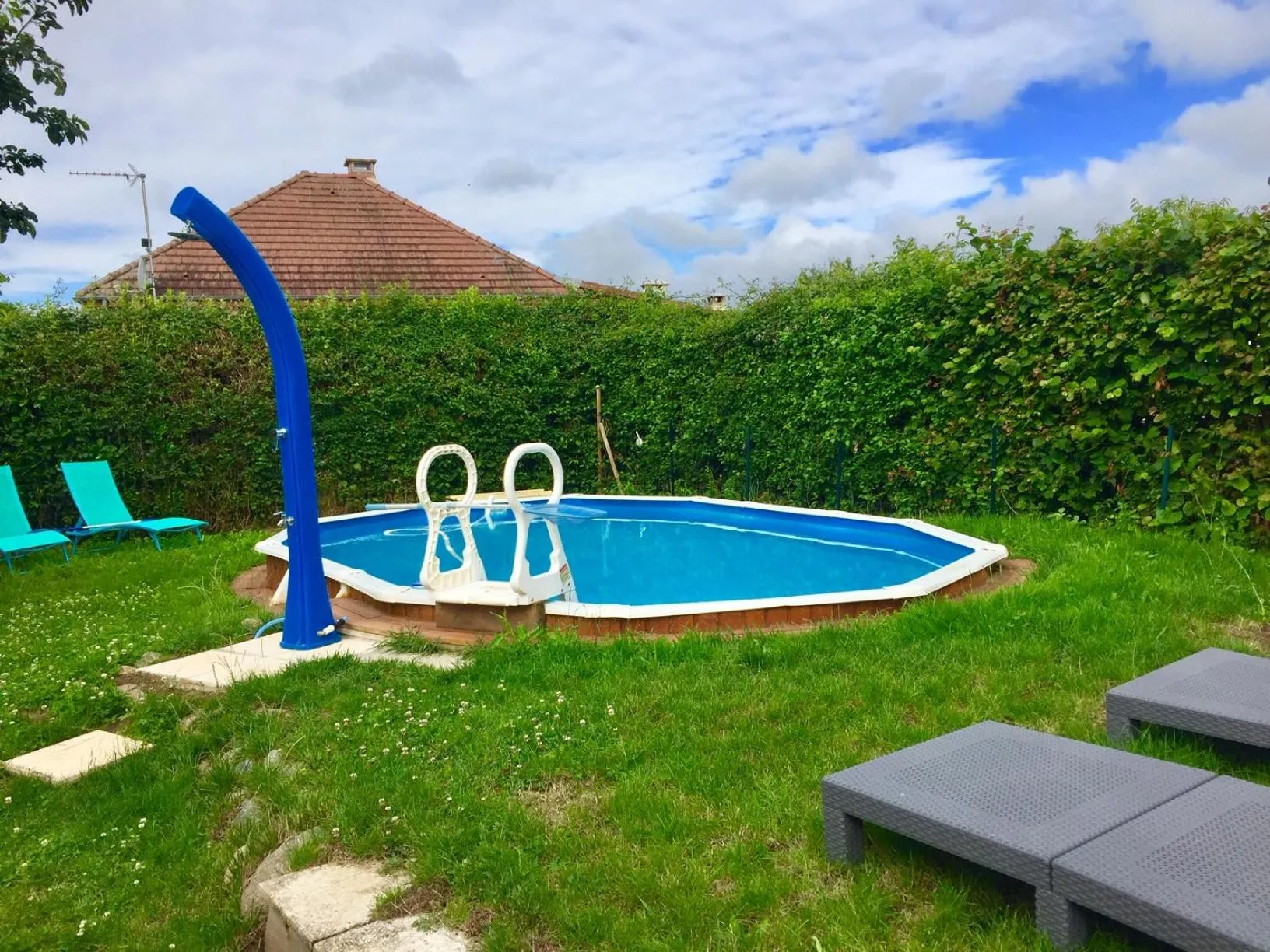 Garden in Les Maitres Sonneurs