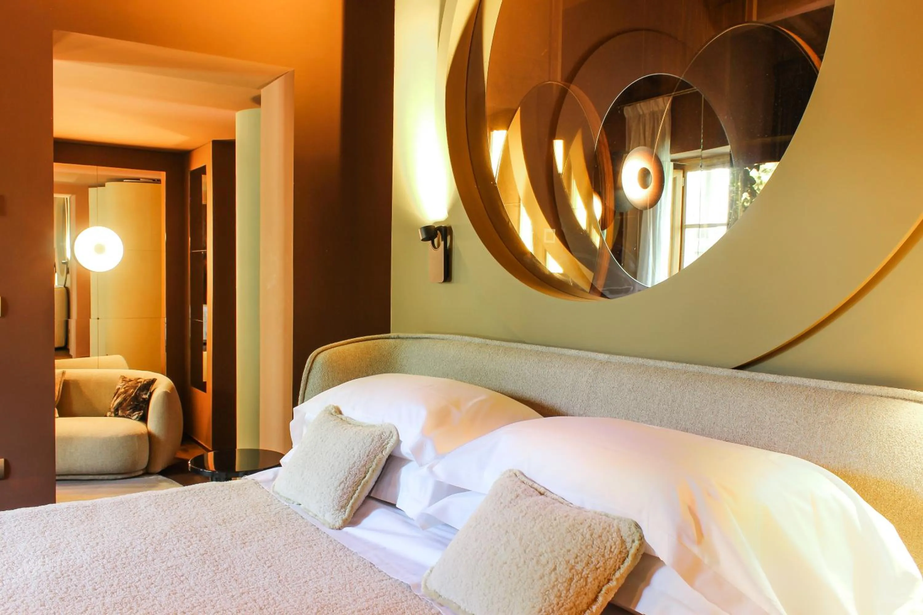 Bed in Villa Campomaggio Resort & SPA