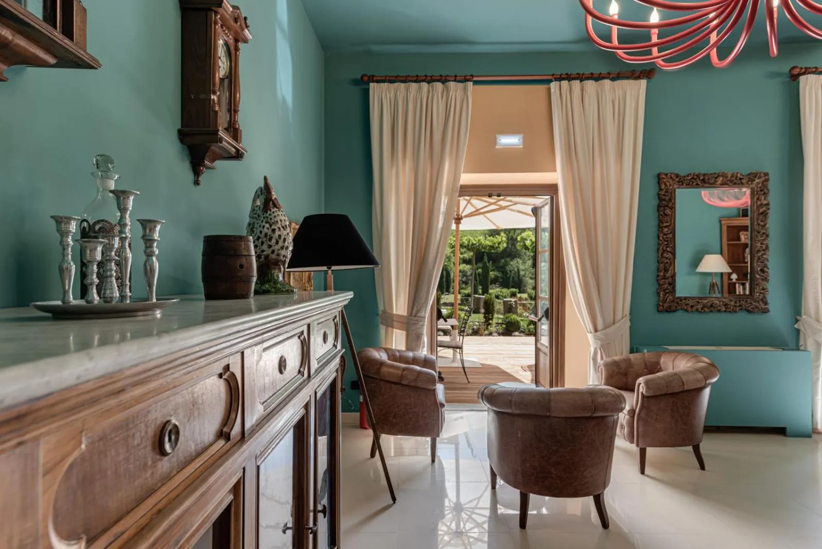 Communal lounge/ TV room in Villa Campomaggio Resort & SPA