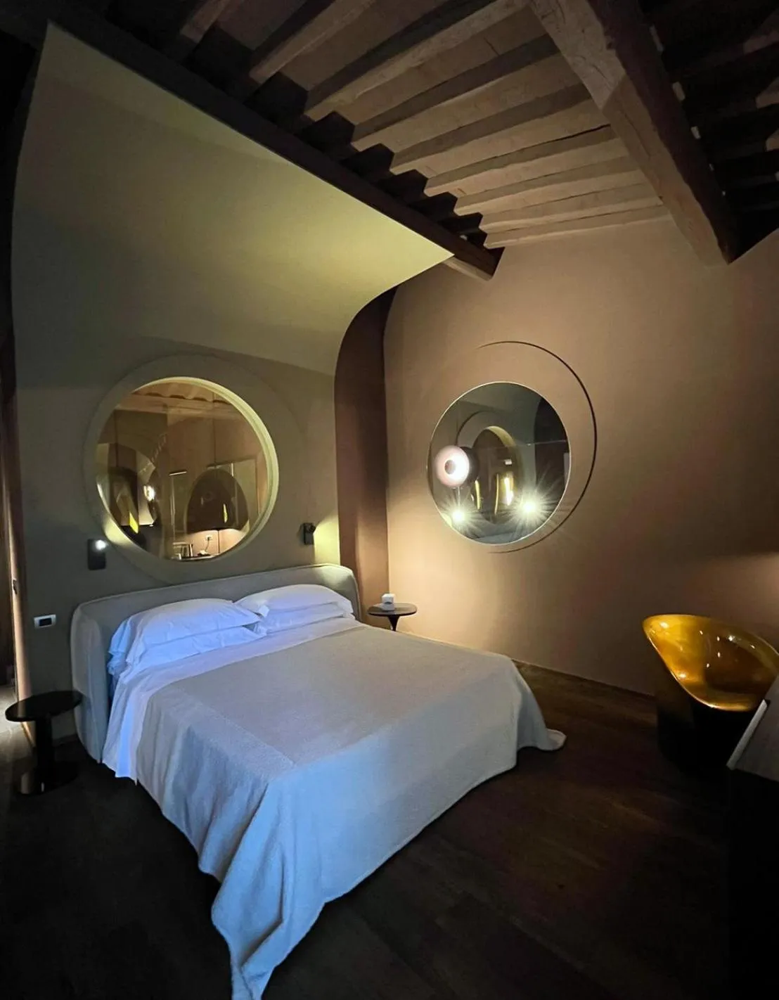 Bedroom, Bed in Villa Campomaggio Resort & SPA