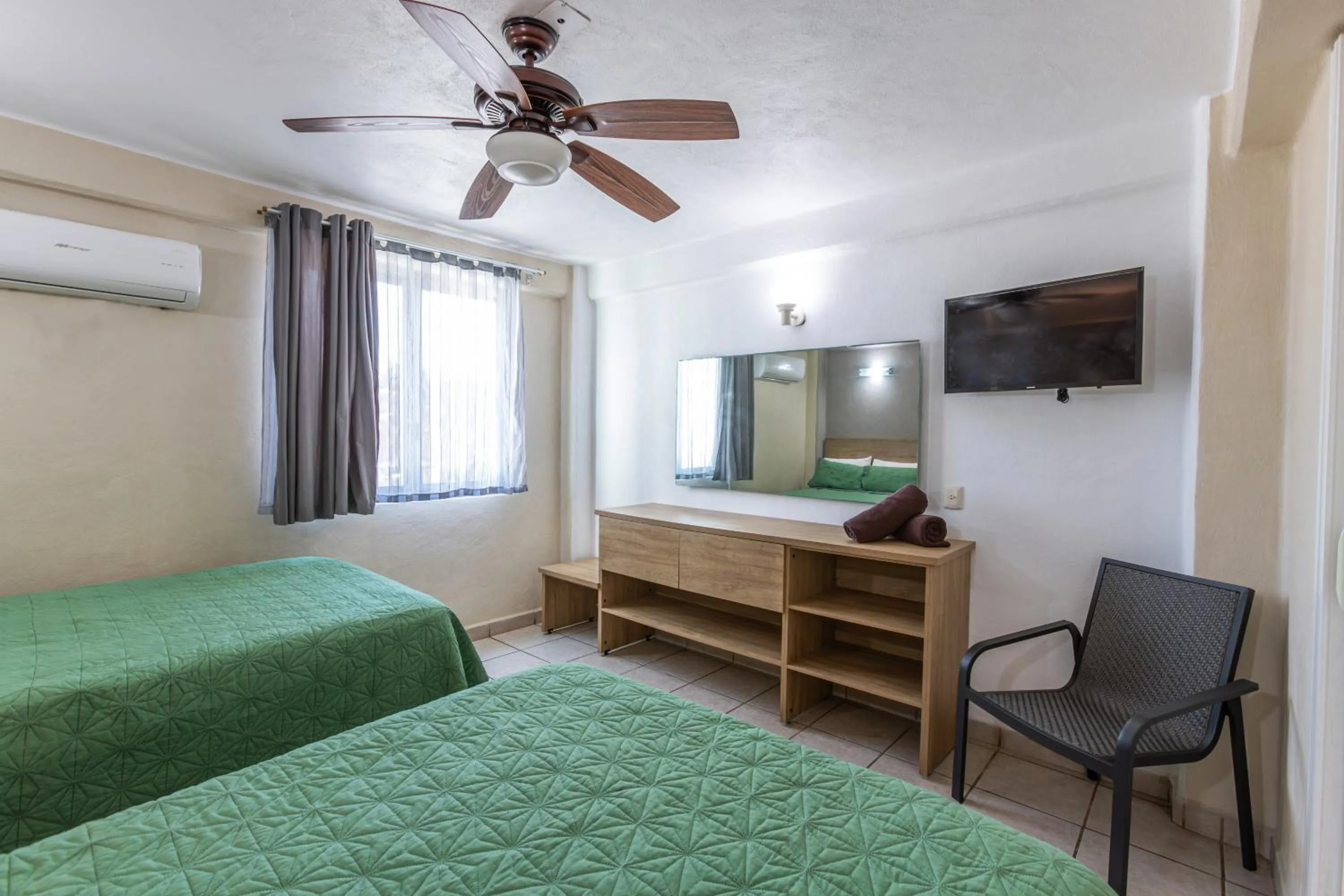 Bed in Torreblanca Beach Hotel and Suites Guayabitos - Desayuno y Comida Incluido