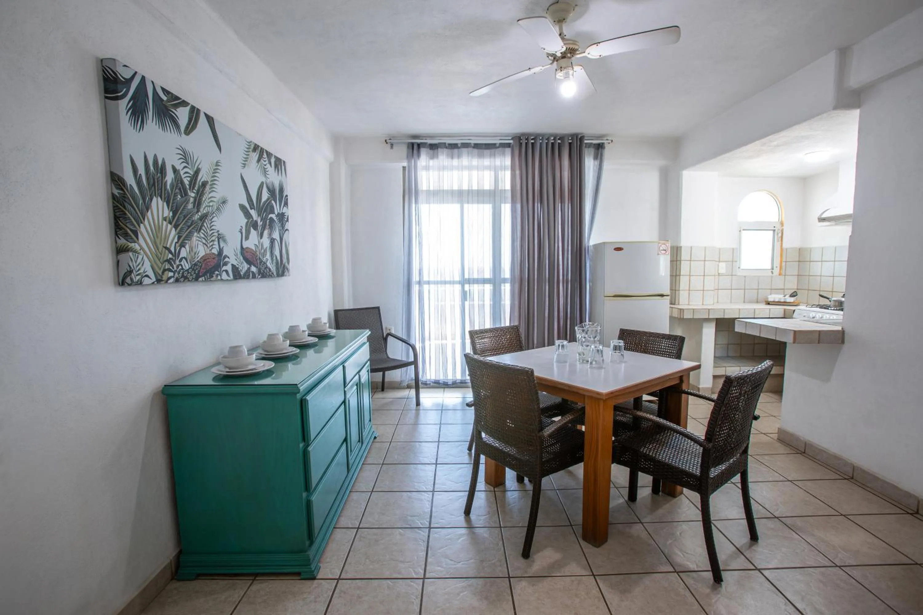 Kitchen or kitchenette in Torreblanca Beach Hotel and Suites Guayabitos - Desayuno y Comida Incluido
