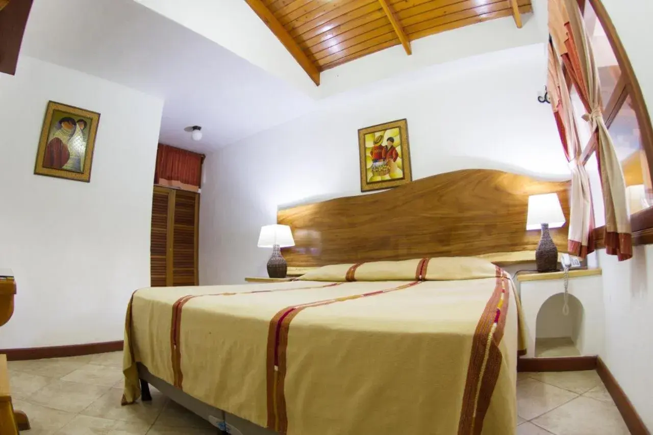 Double Room in Hotel Dos Mundos Panajachel Double Room in Hotel Dos Mundos Panajachel