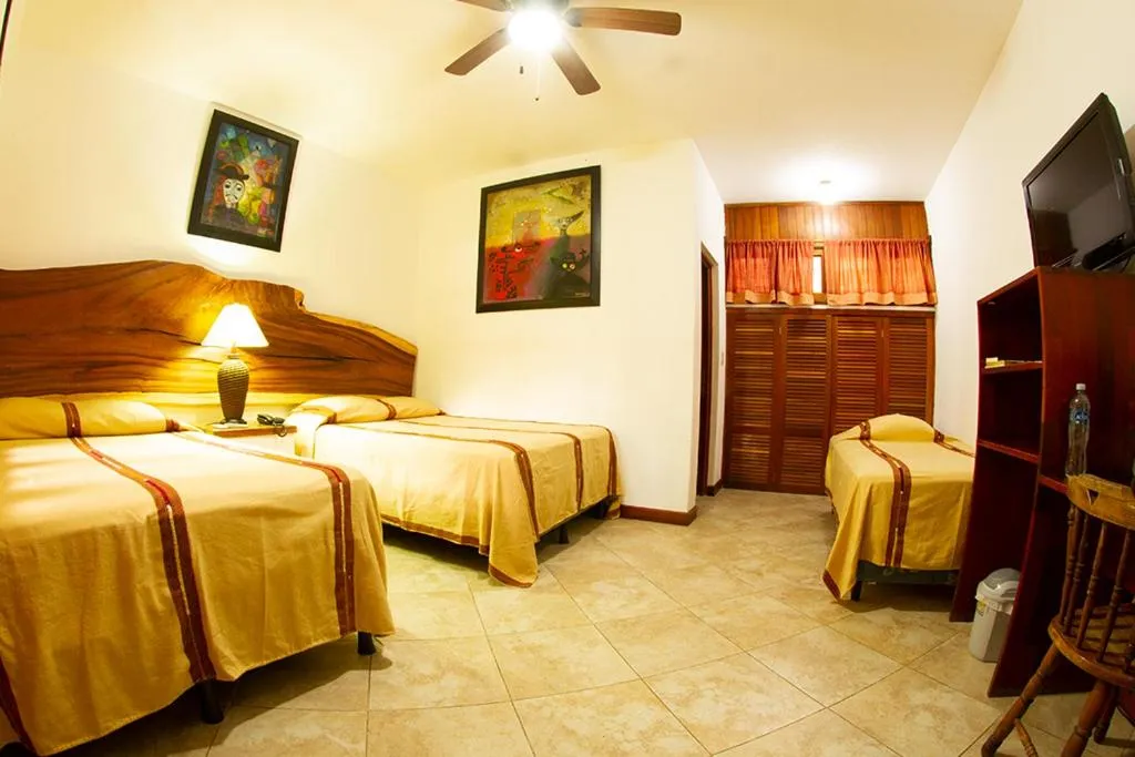 Bed in Hotel Dos Mundos Panajachel