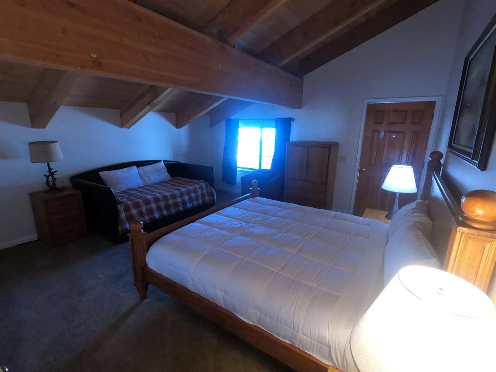 Property building, Bed in Rr-interlaken 09