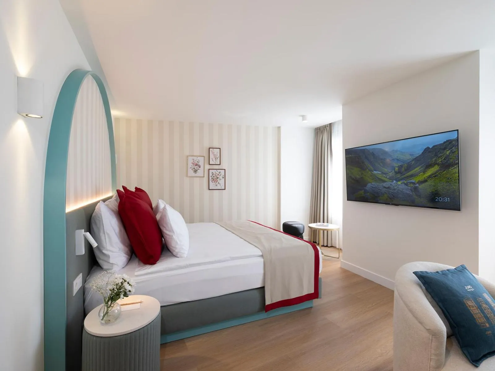 Bed in Taksim Juno Residences