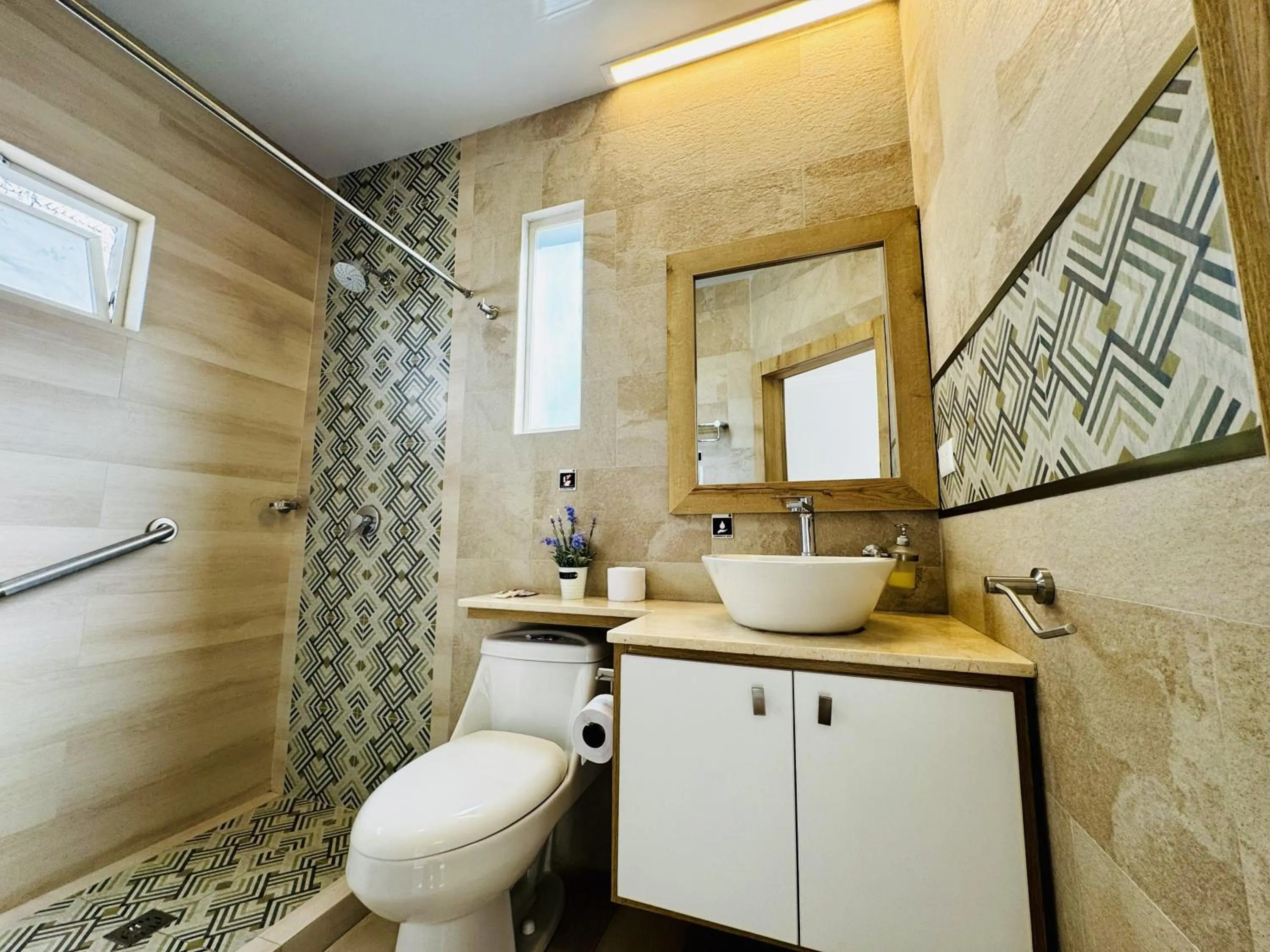 Bathroom in Hotel Shalom