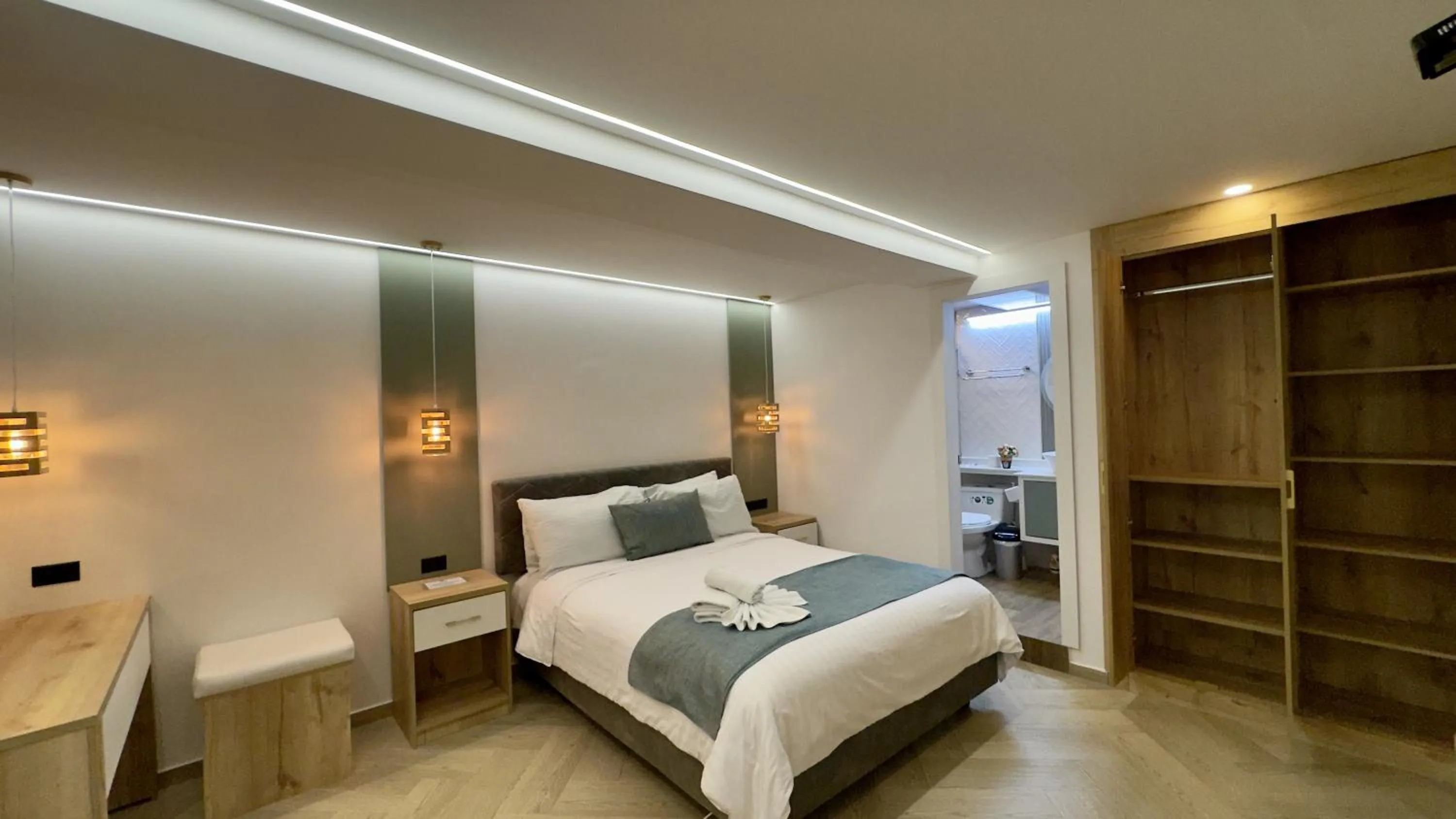 Photo of the whole room, Bed in Hotel Shalom