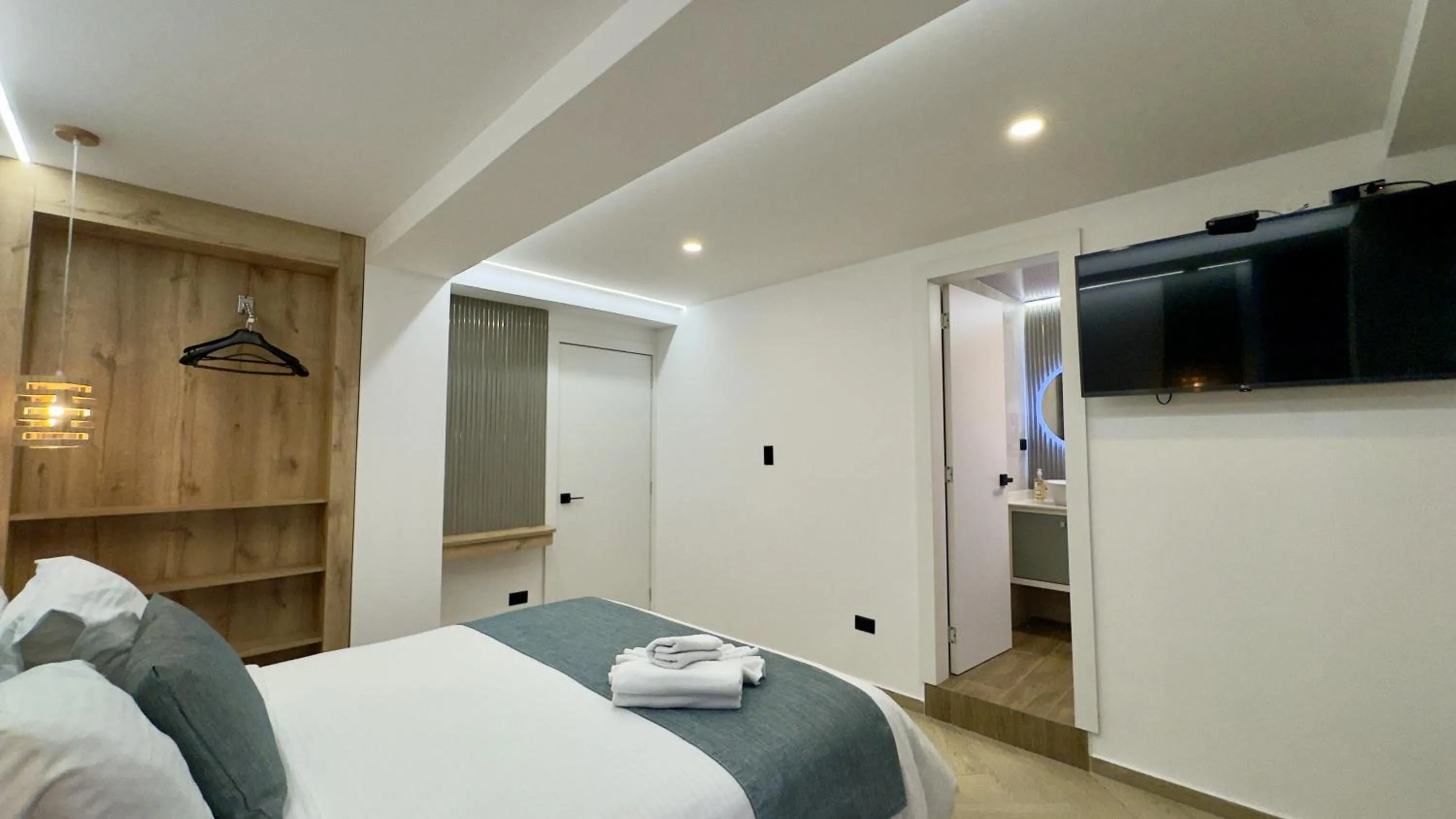 Photo of the whole room, Bed in Hotel Shalom