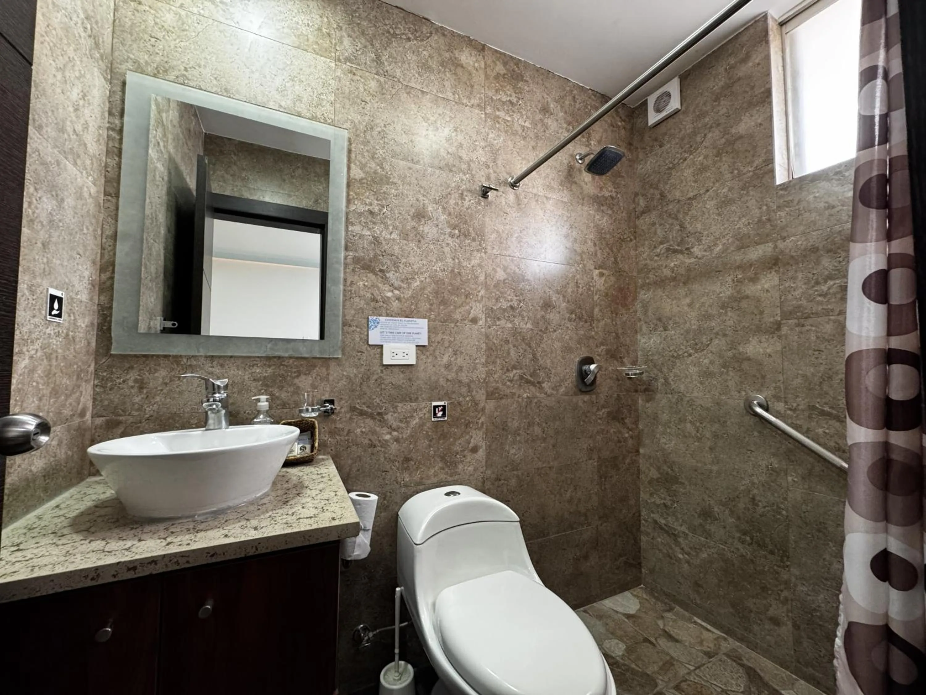 Bathroom in Hotel Shalom