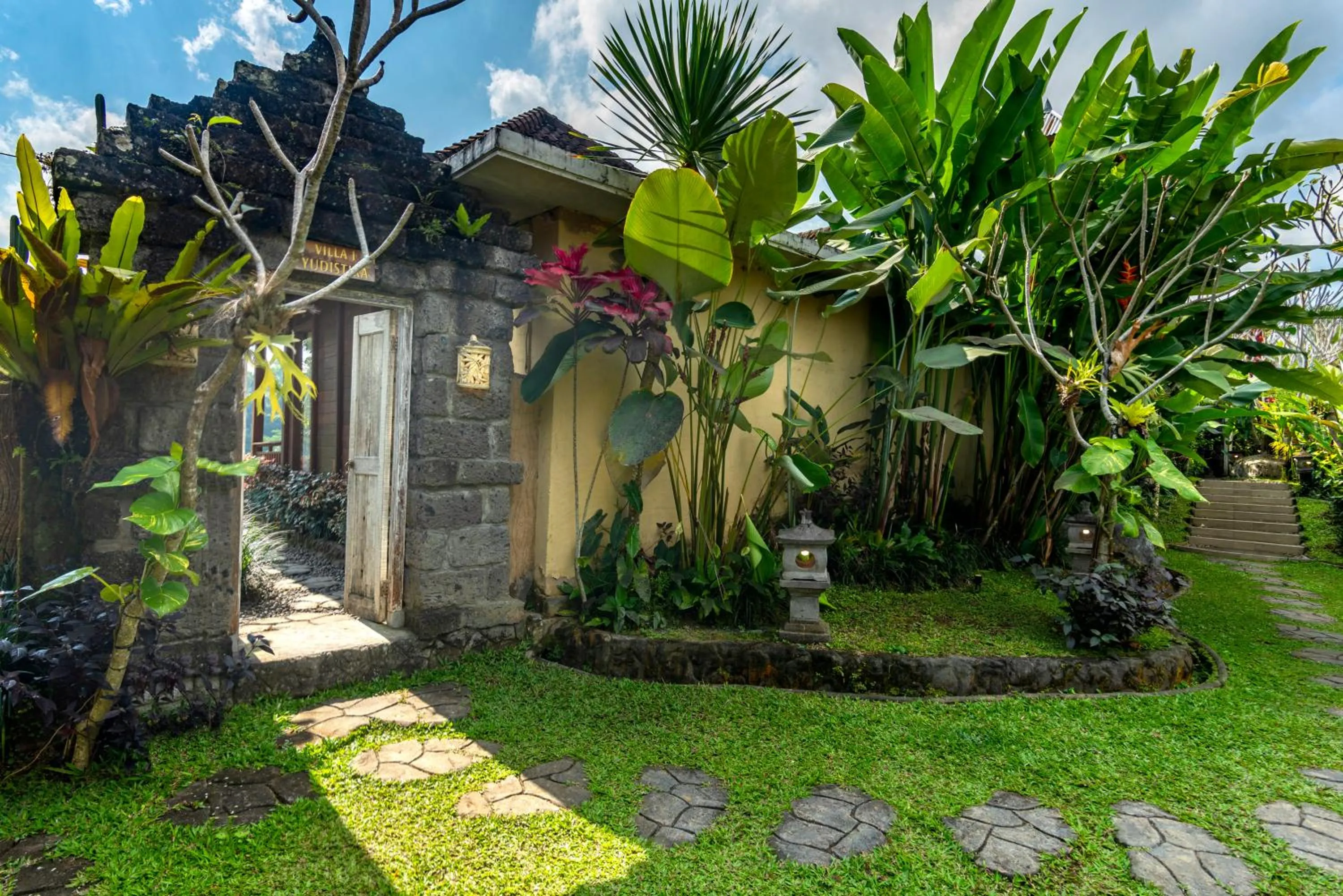 Garden in Bela's Vana Villa Ubud by Dhananjaya Hospitality