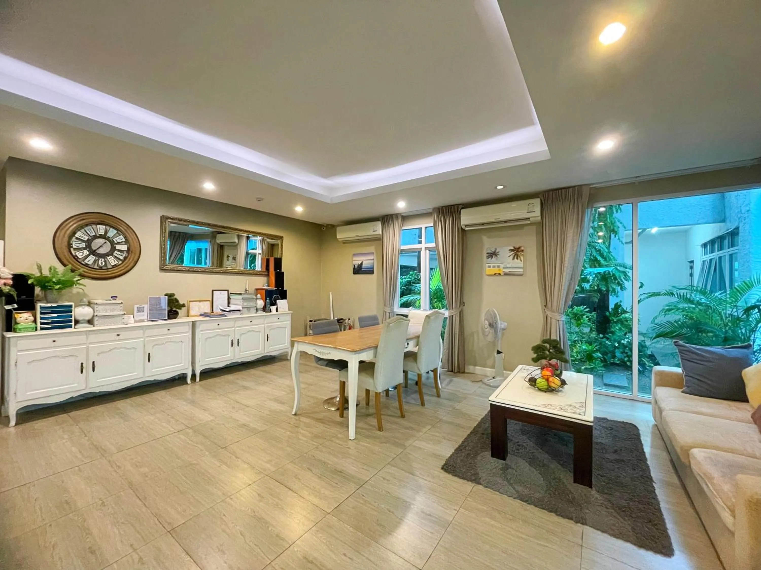 Lobby or reception in Baan Pattaya by Sabai