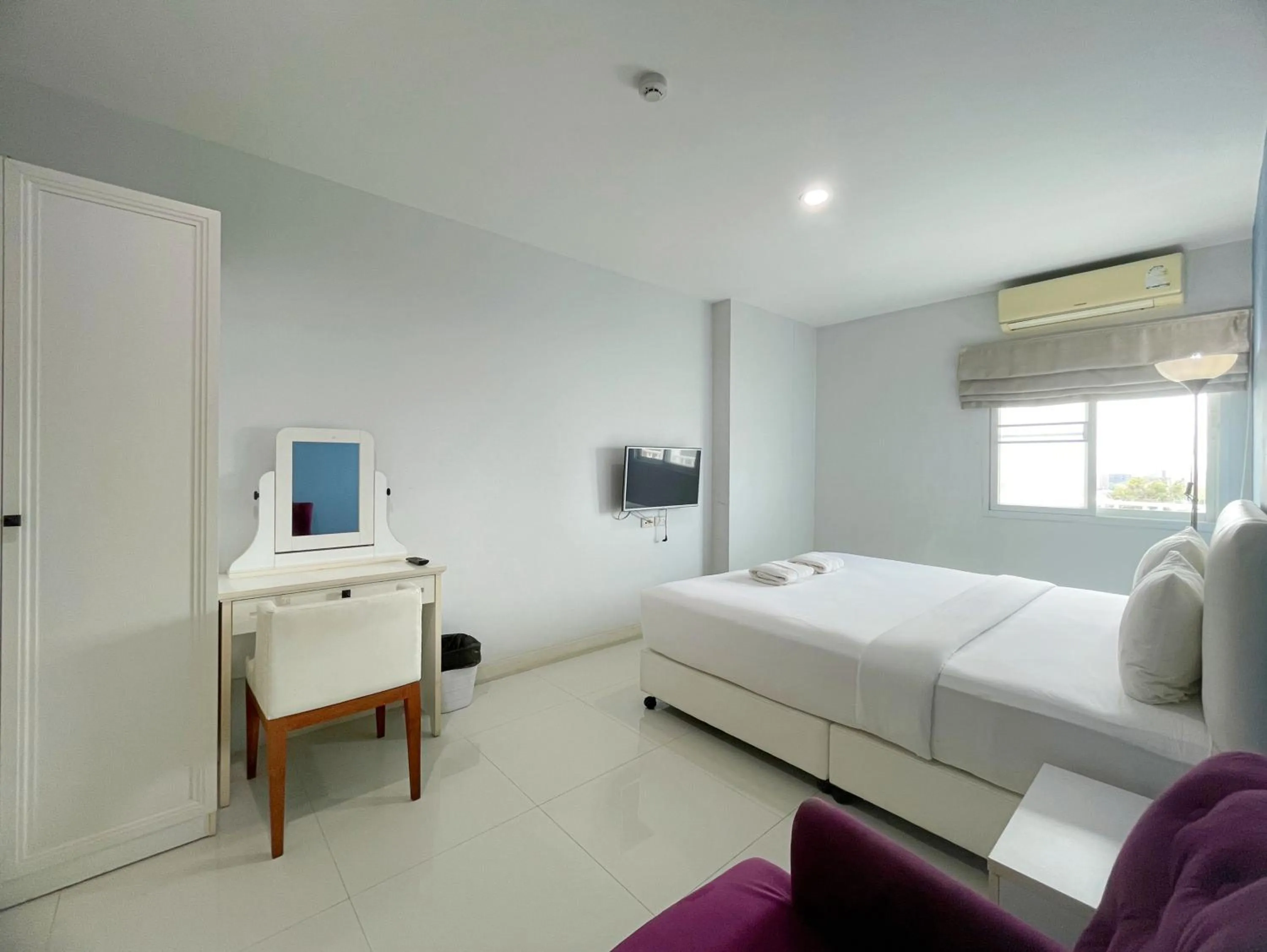 Bed in Baan Pattaya by Sabai