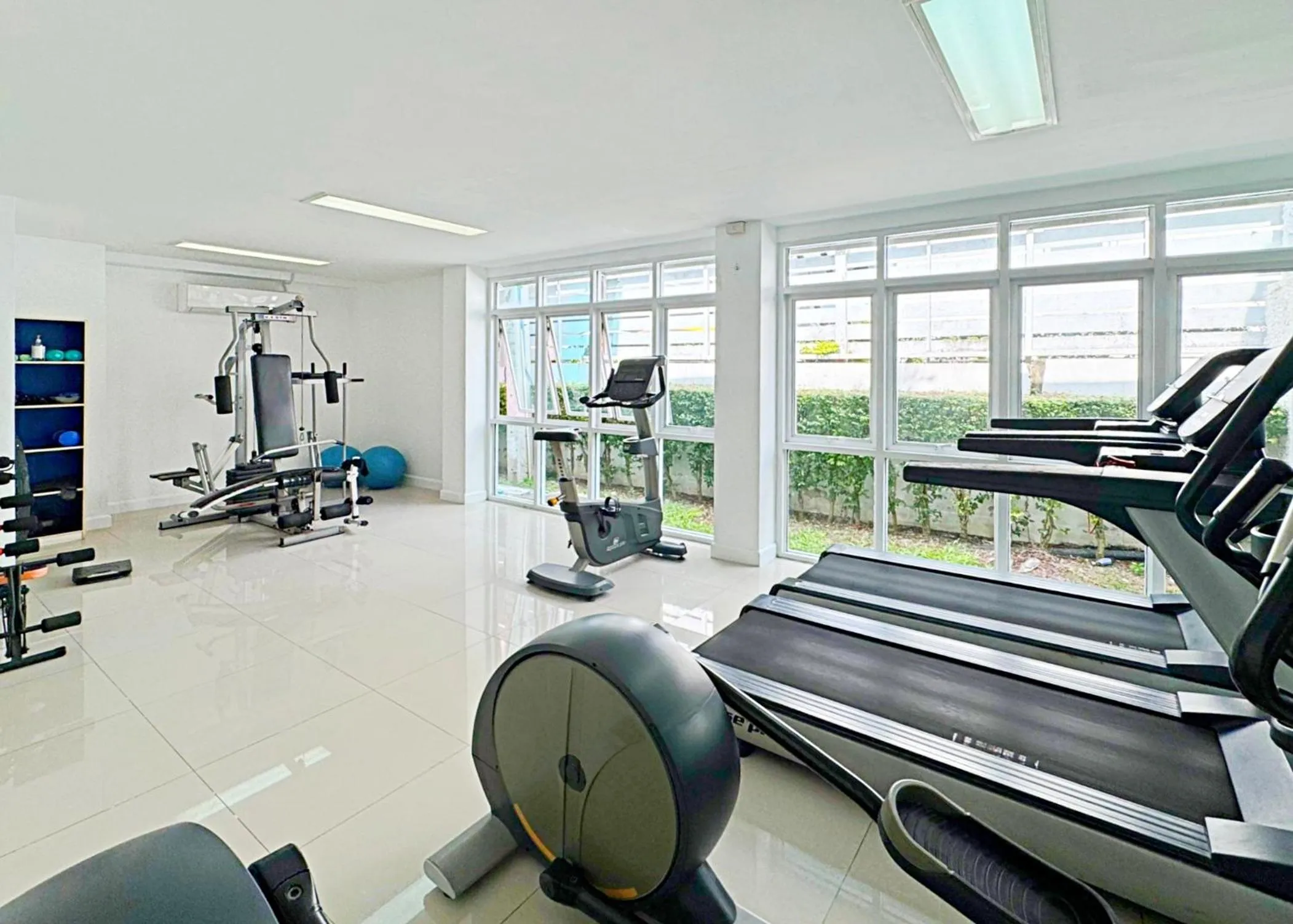 Fitness centre/facilities in Baan Pattaya by Sabai
