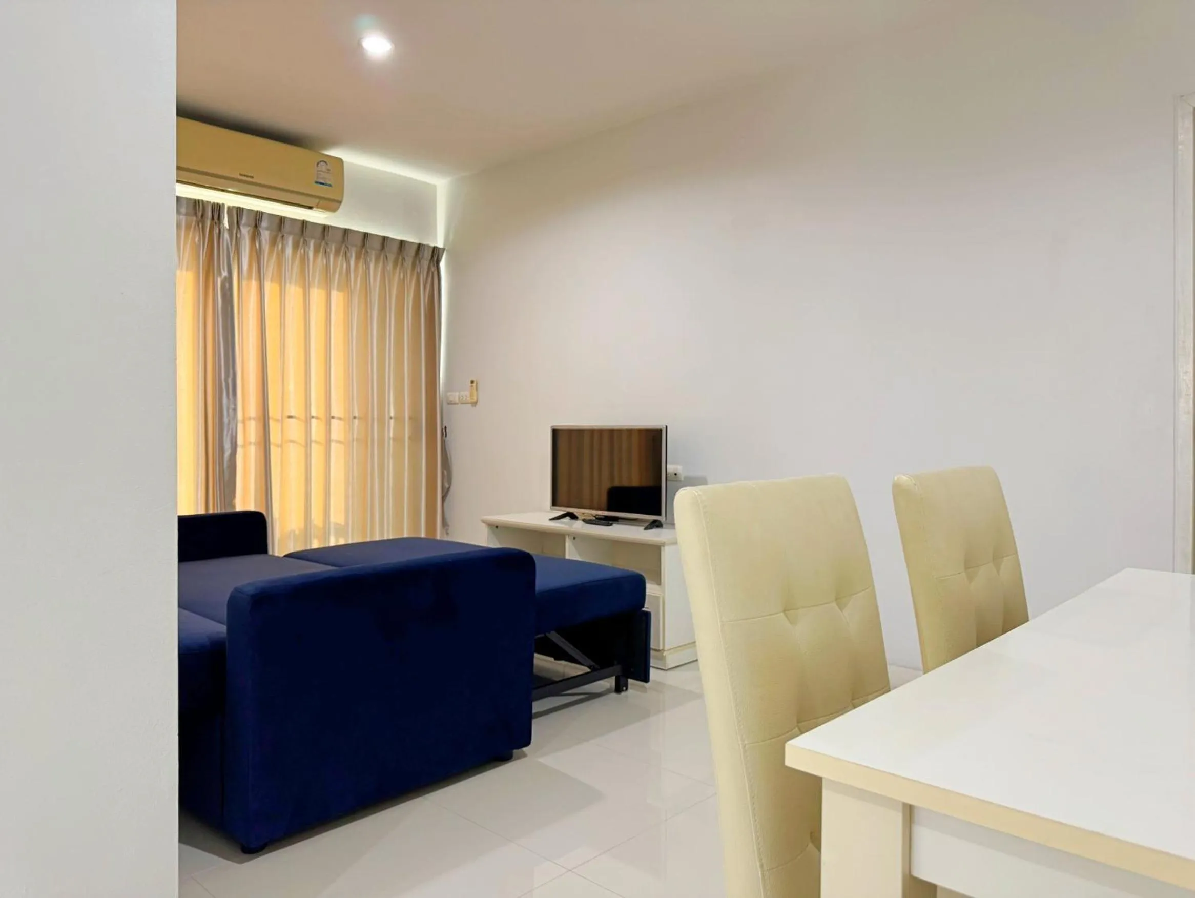 Bedroom, Bed in Baan Pattaya by Sabai