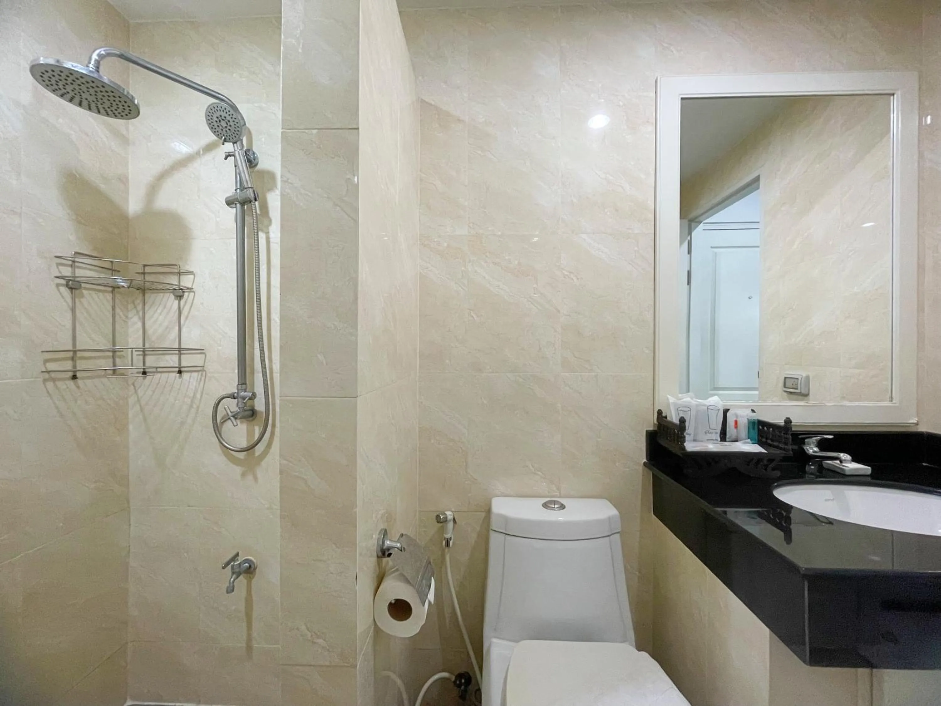 Bathroom in Baan Pattaya by Sabai