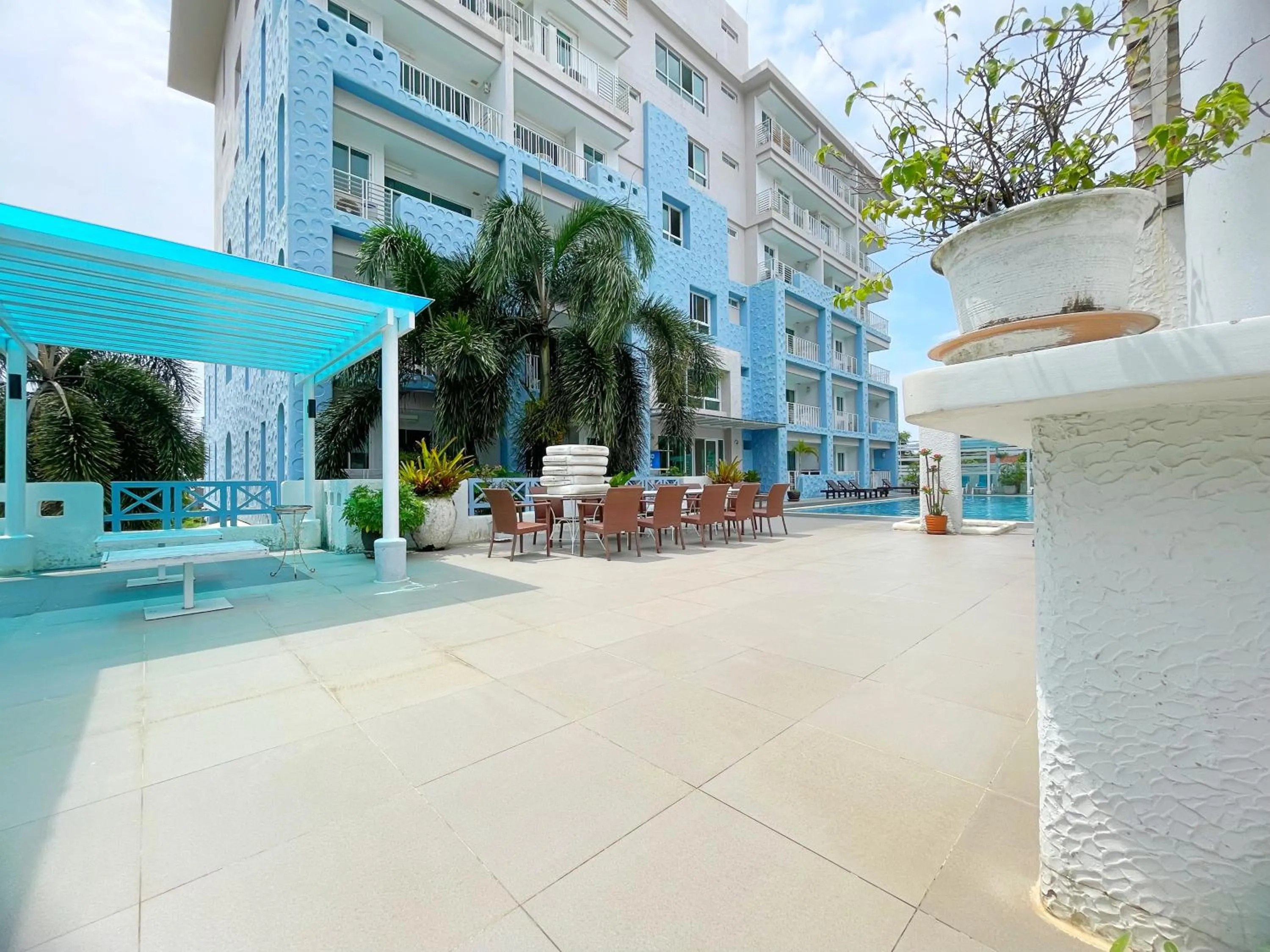 Patio in Baan Pattaya by Sabai