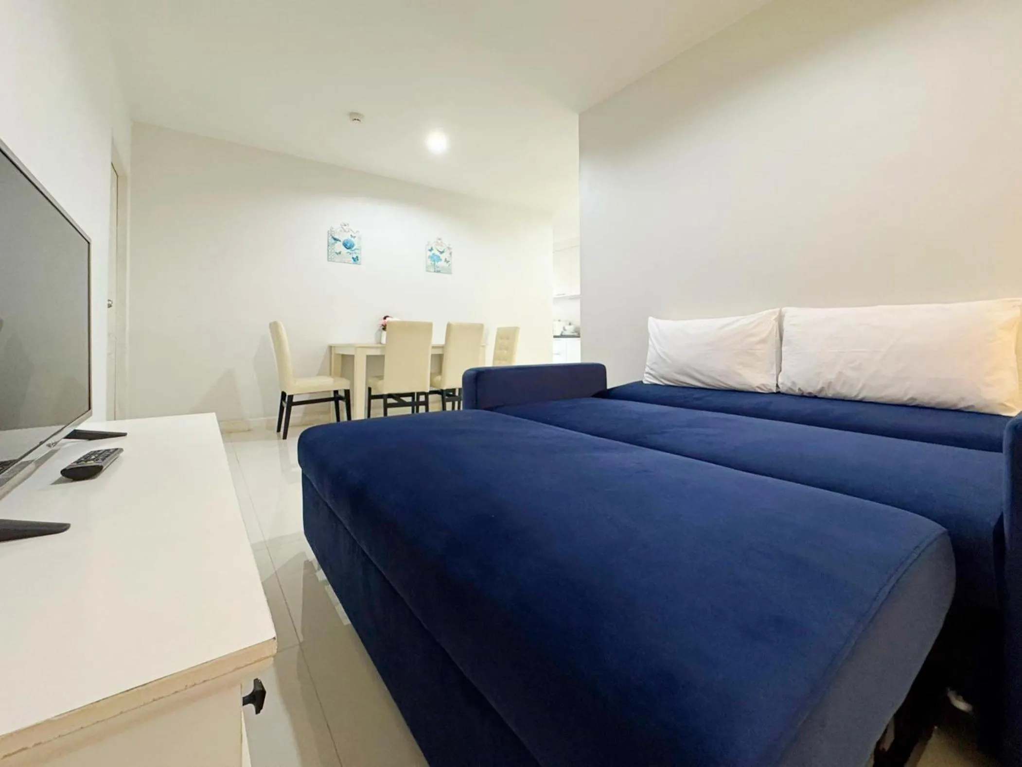 Bed in Baan Pattaya by Sabai